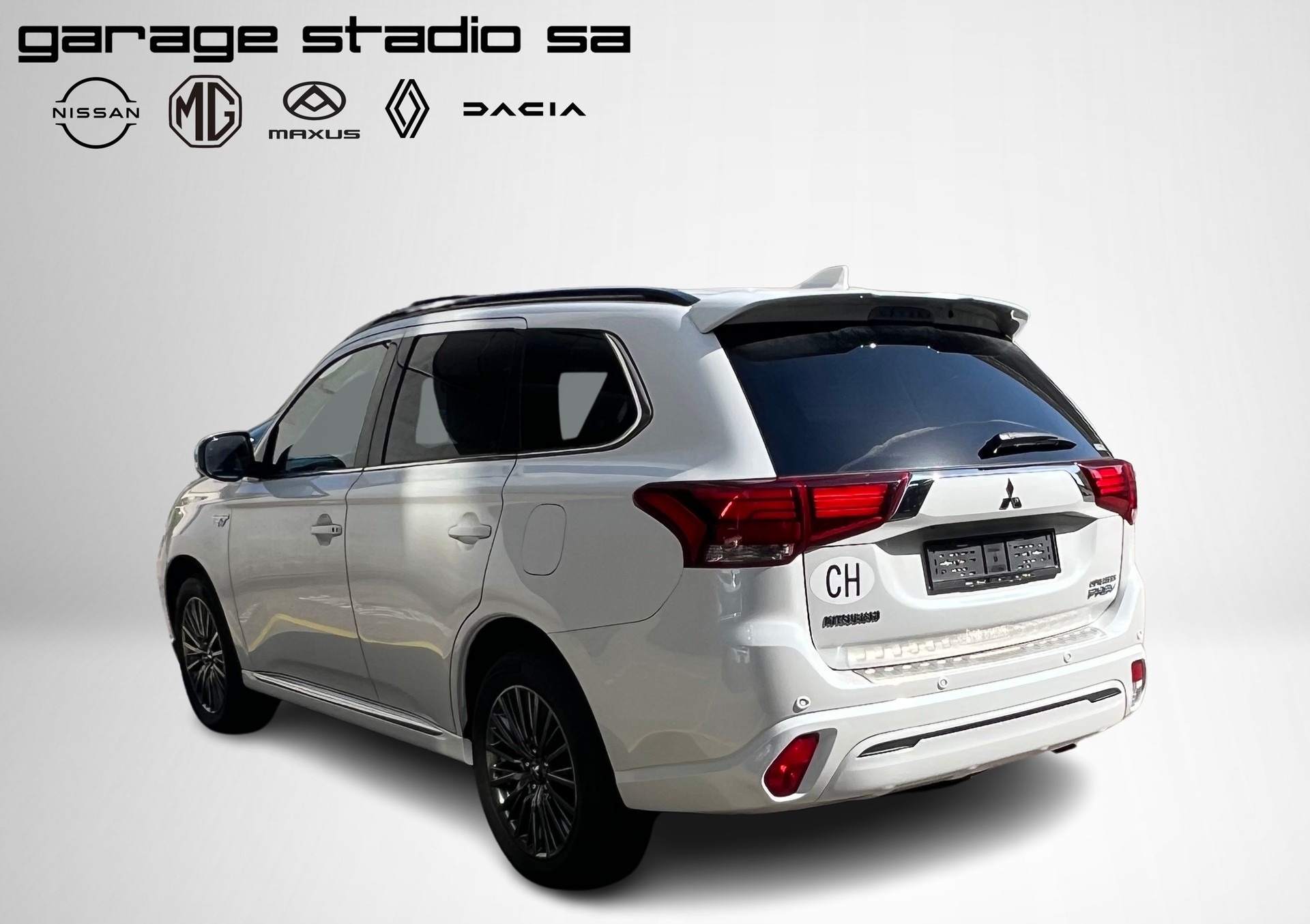 MITSUBISHI Outlander 2.4 PHEV Diamond S-Edition 4WD Automatic-image-5
