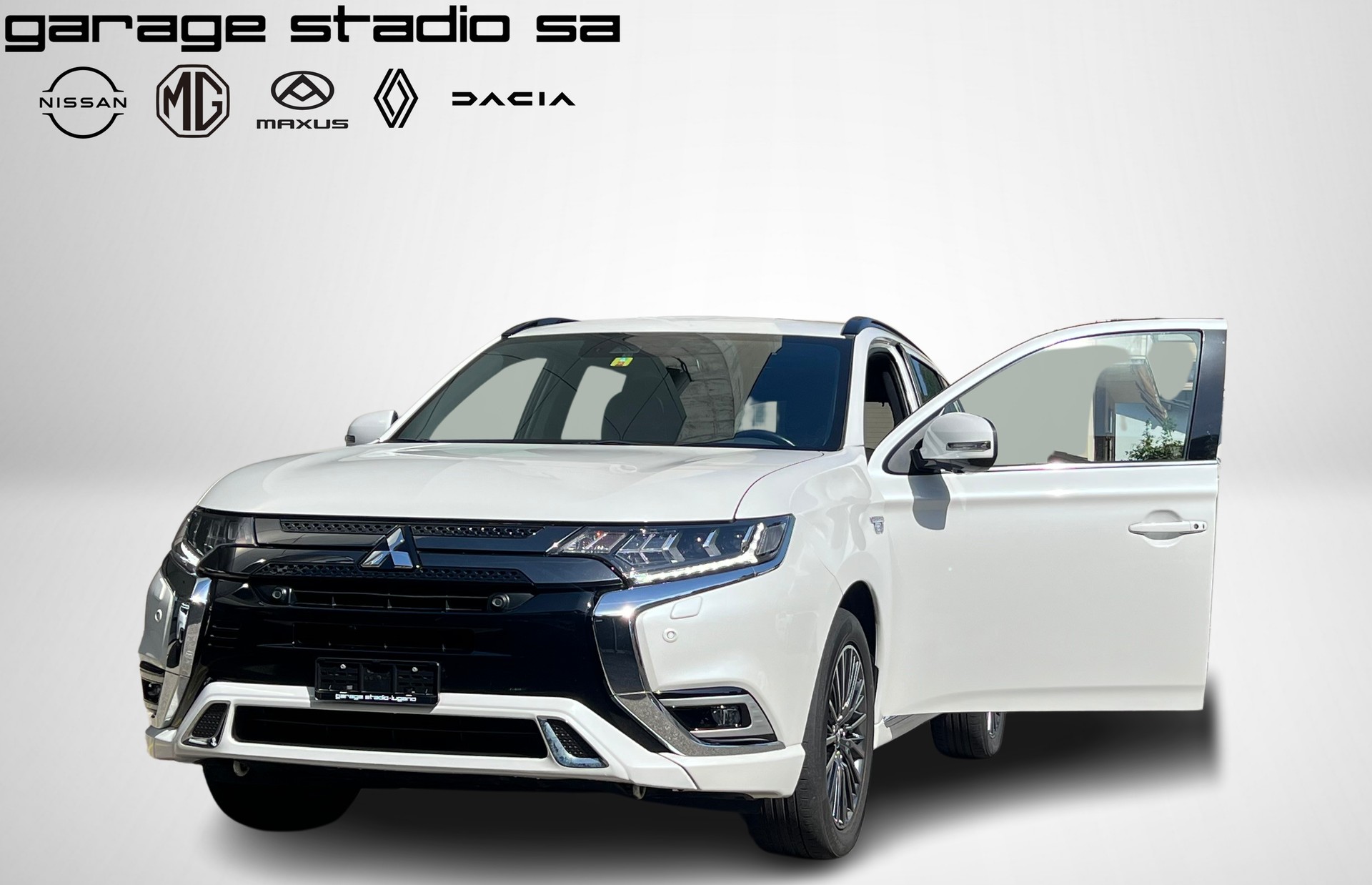 MITSUBISHI Outlander 2.4 PHEV Diamond S-Edition 4WD Automatic-image-6