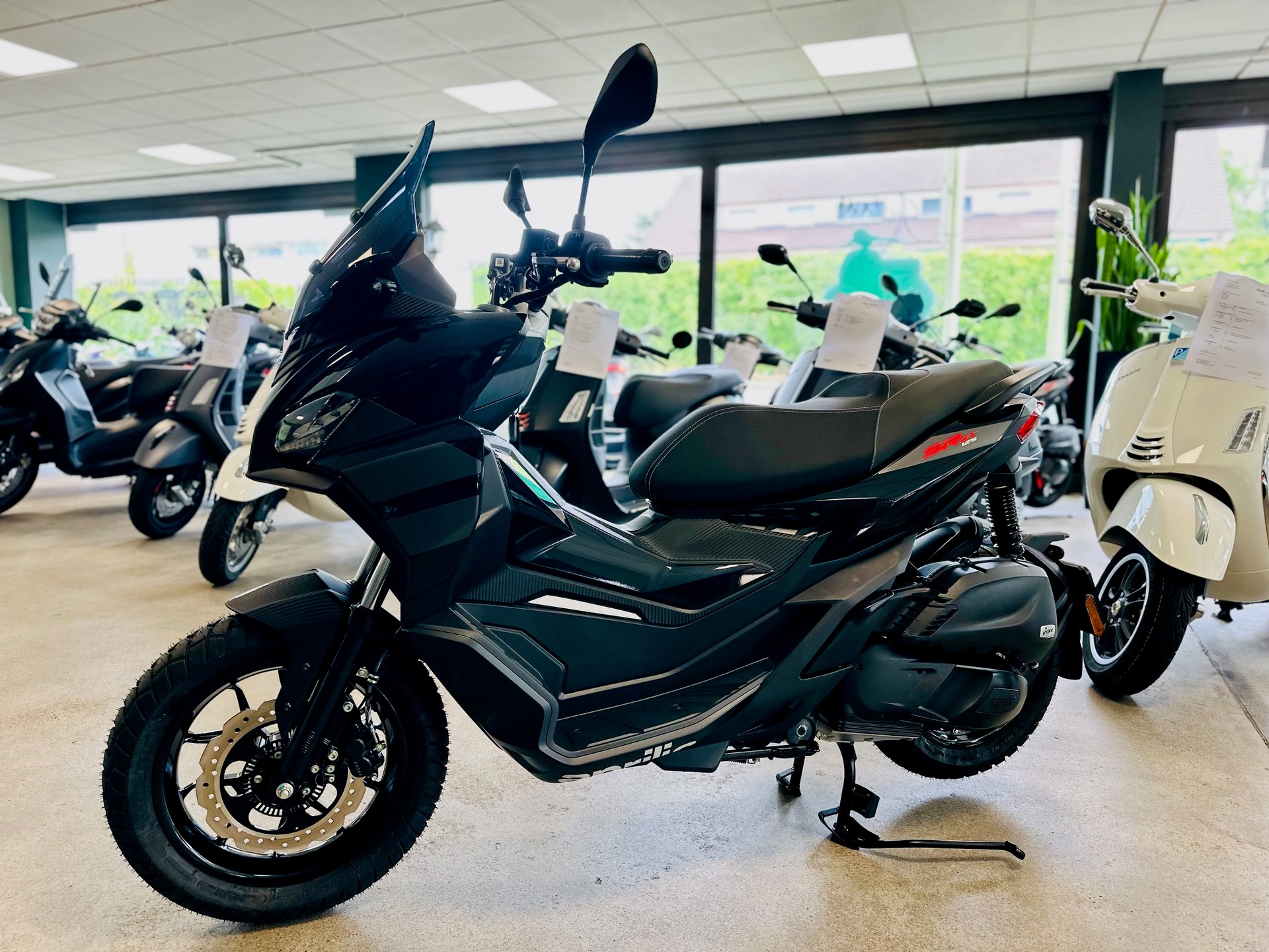 APRILIA SR 125 GT ABS-image-4