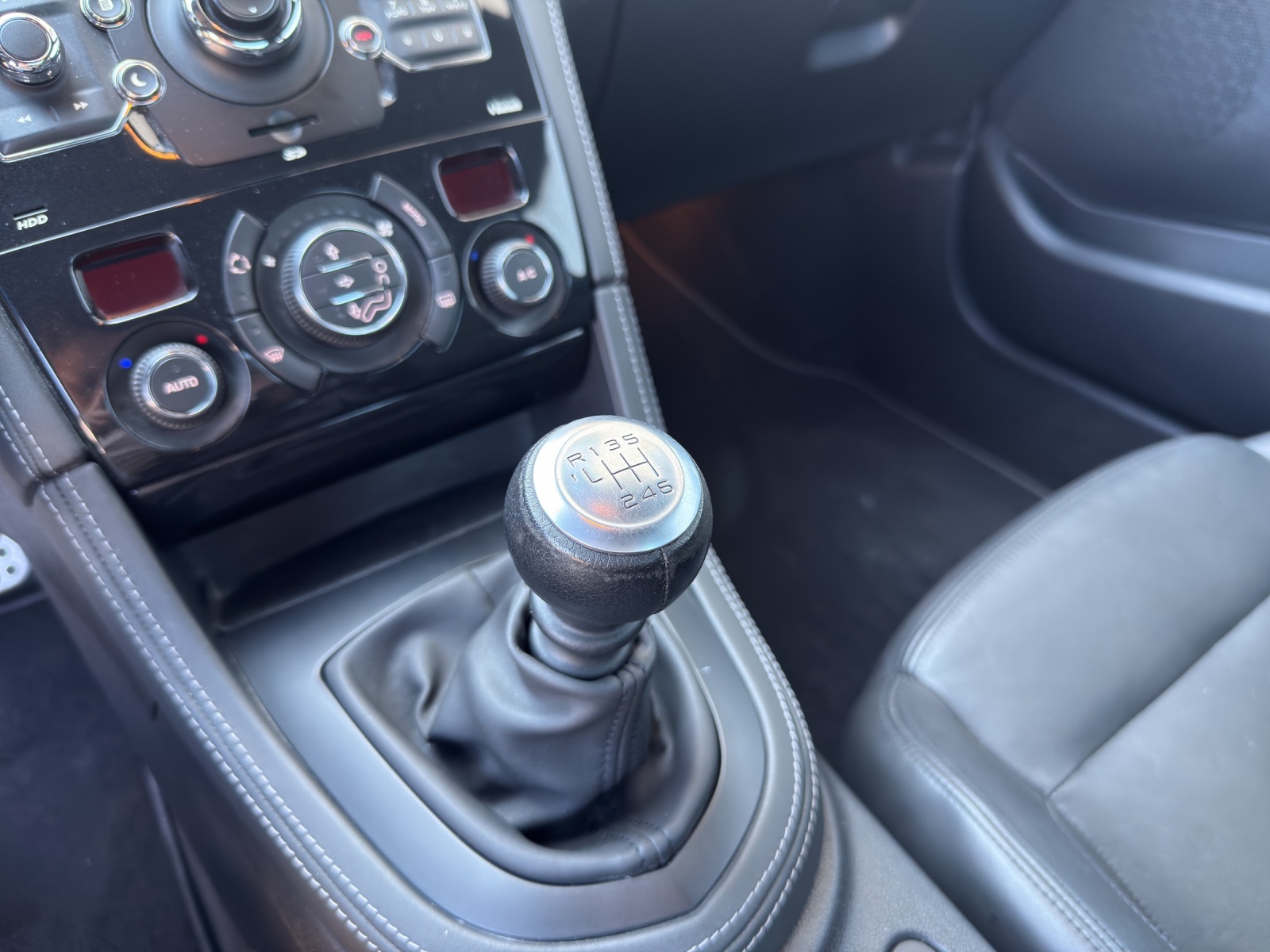 PEUGEOT RCZ 1.6 Turbo Brownstone-image-14