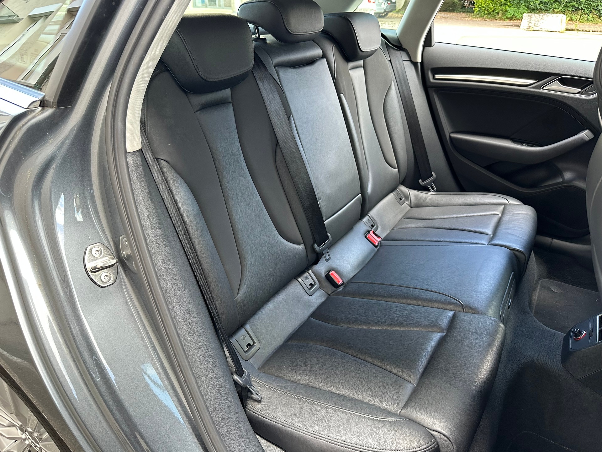 AUDI A3 Sportback 1.4 e-tron Ambition S-tronic-image-15