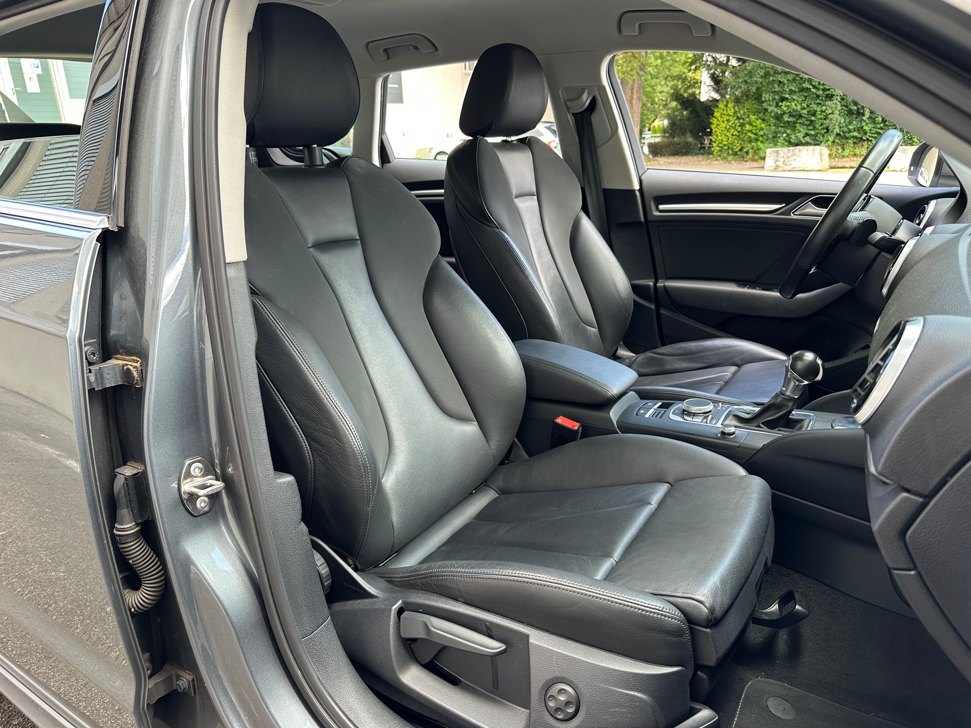 AUDI A3 Sportback 1.4 e-tron Ambition S-tronic-image-13