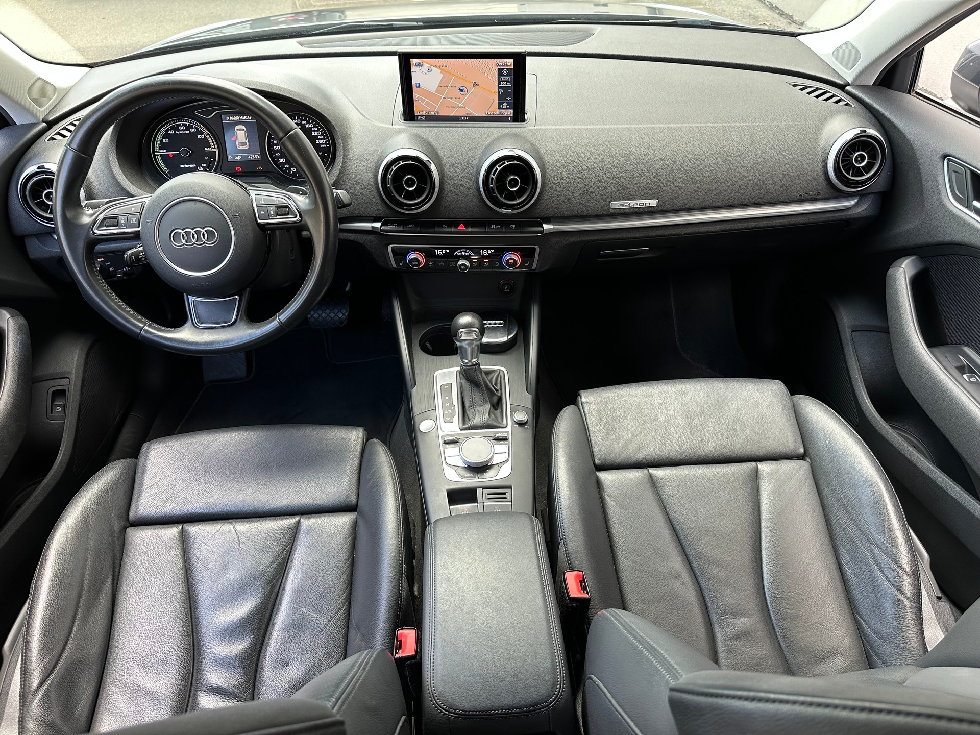 AUDI A3 Sportback 1.4 e-tron Ambition S-tronic-image-8