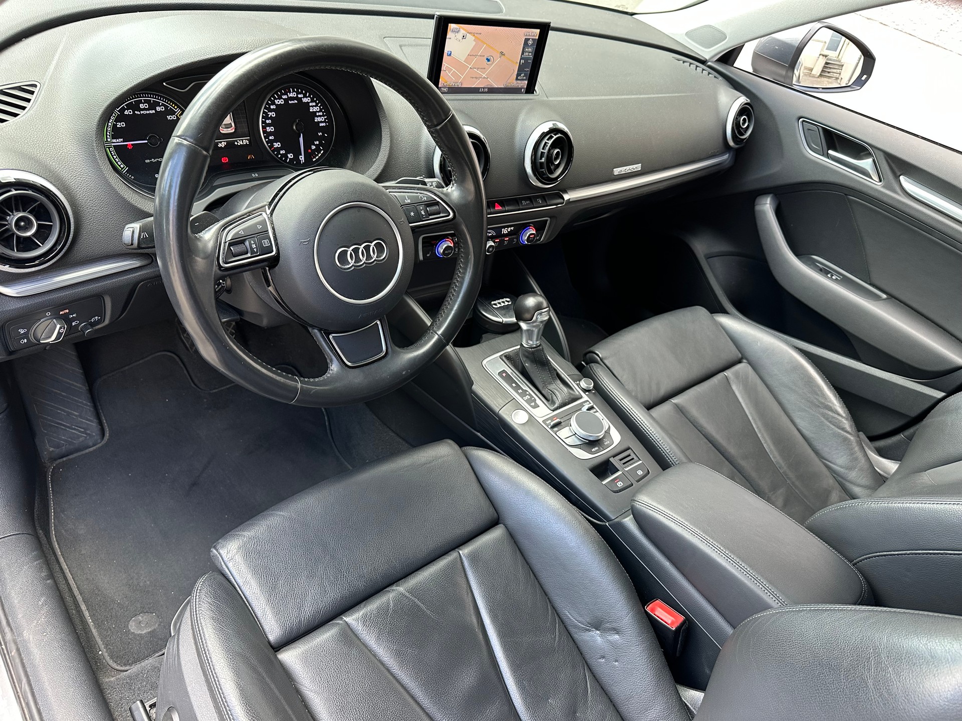 AUDI A3 Sportback 1.4 e-tron Ambition S-tronic-image-9