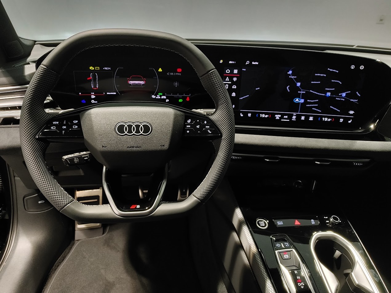 AUDI A6 Avant TFSI quattro 270 kW S tronic-image-5