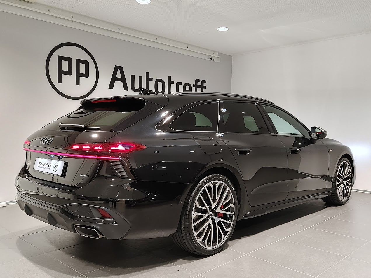 AUDI A6 Avant TFSI quattro 270 kW S tronic-image-14