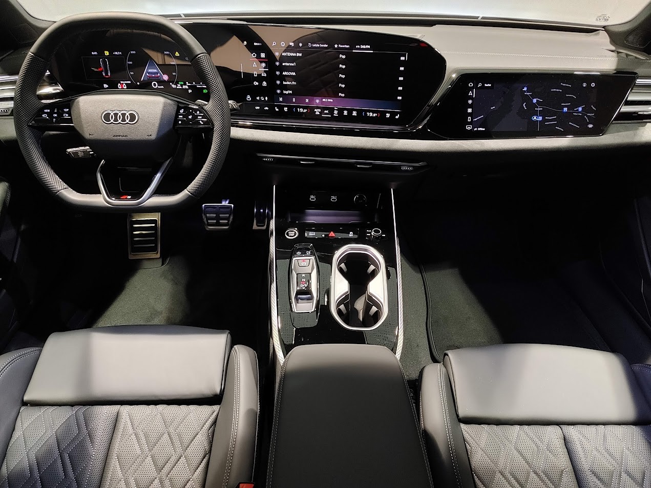 AUDI A6 Avant TFSI quattro 270 kW S tronic-image-12