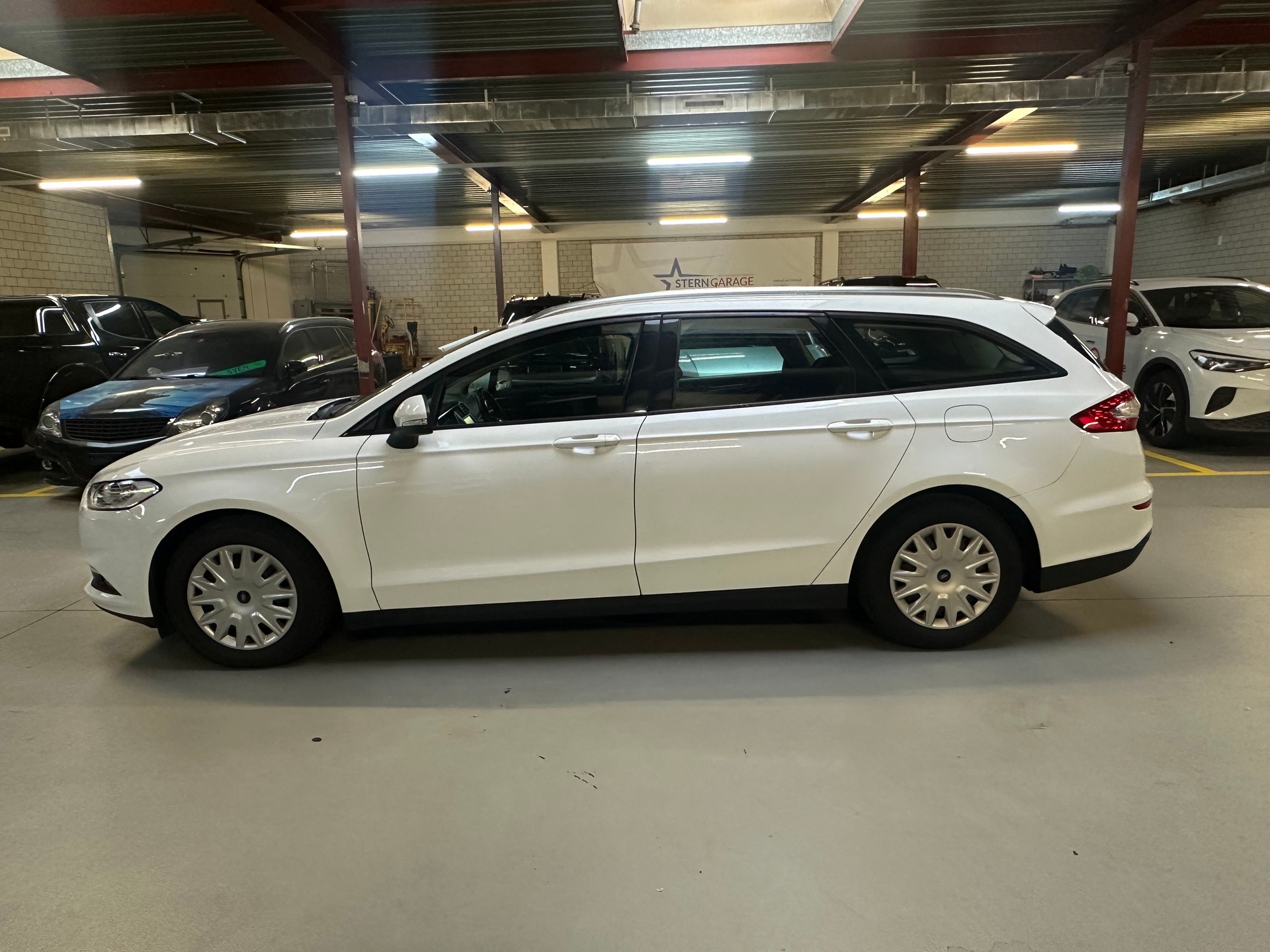 FORD Mondeo 2.0 TDCi Titanium PowerShift-showroom-element-1
