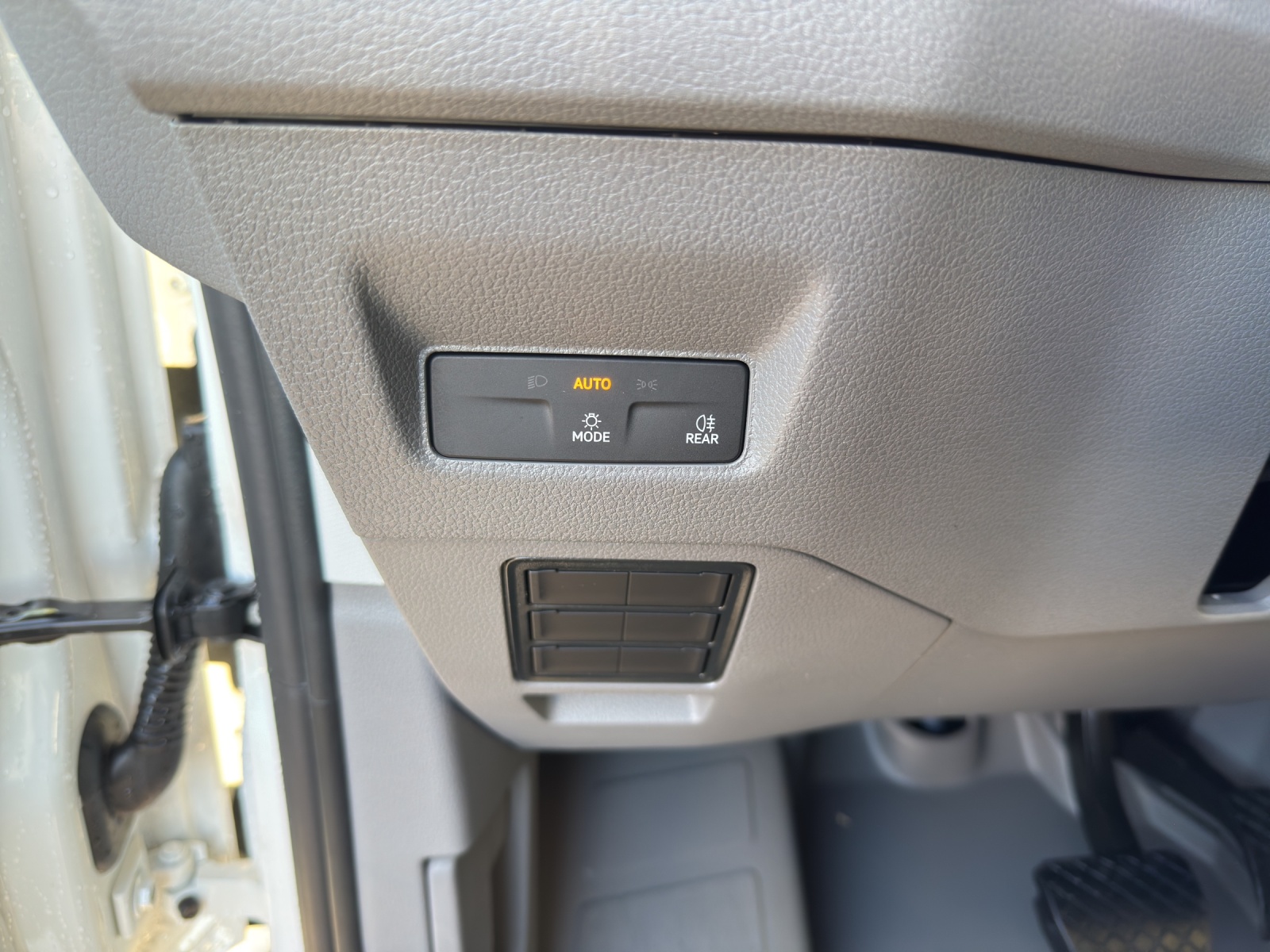 VW Crafter 35 DKab.-Pick-up 3640 2.0 TDI 140-image-14