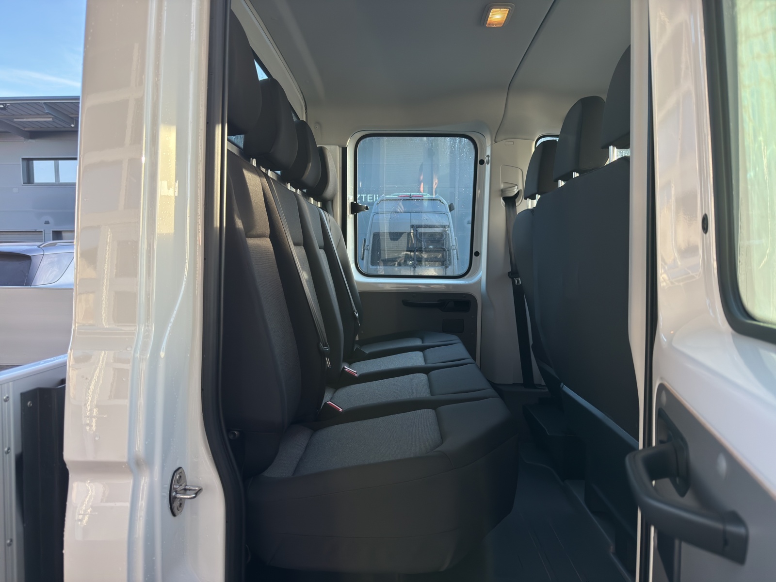 VW Crafter 35 DKab.-Pick-up 3640 2.0 TDI 140-image-9