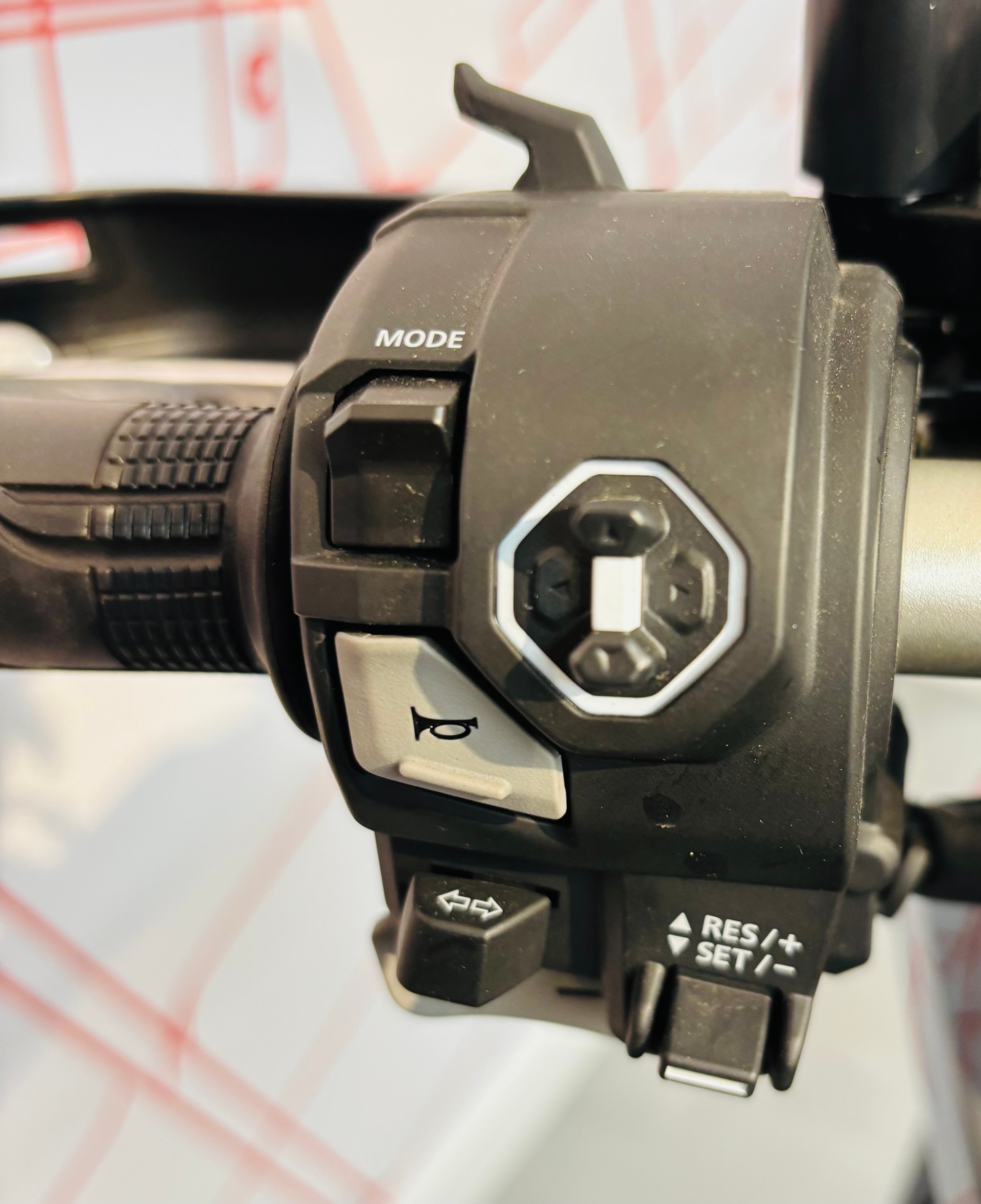 HONDA X-ADV 750-image-9