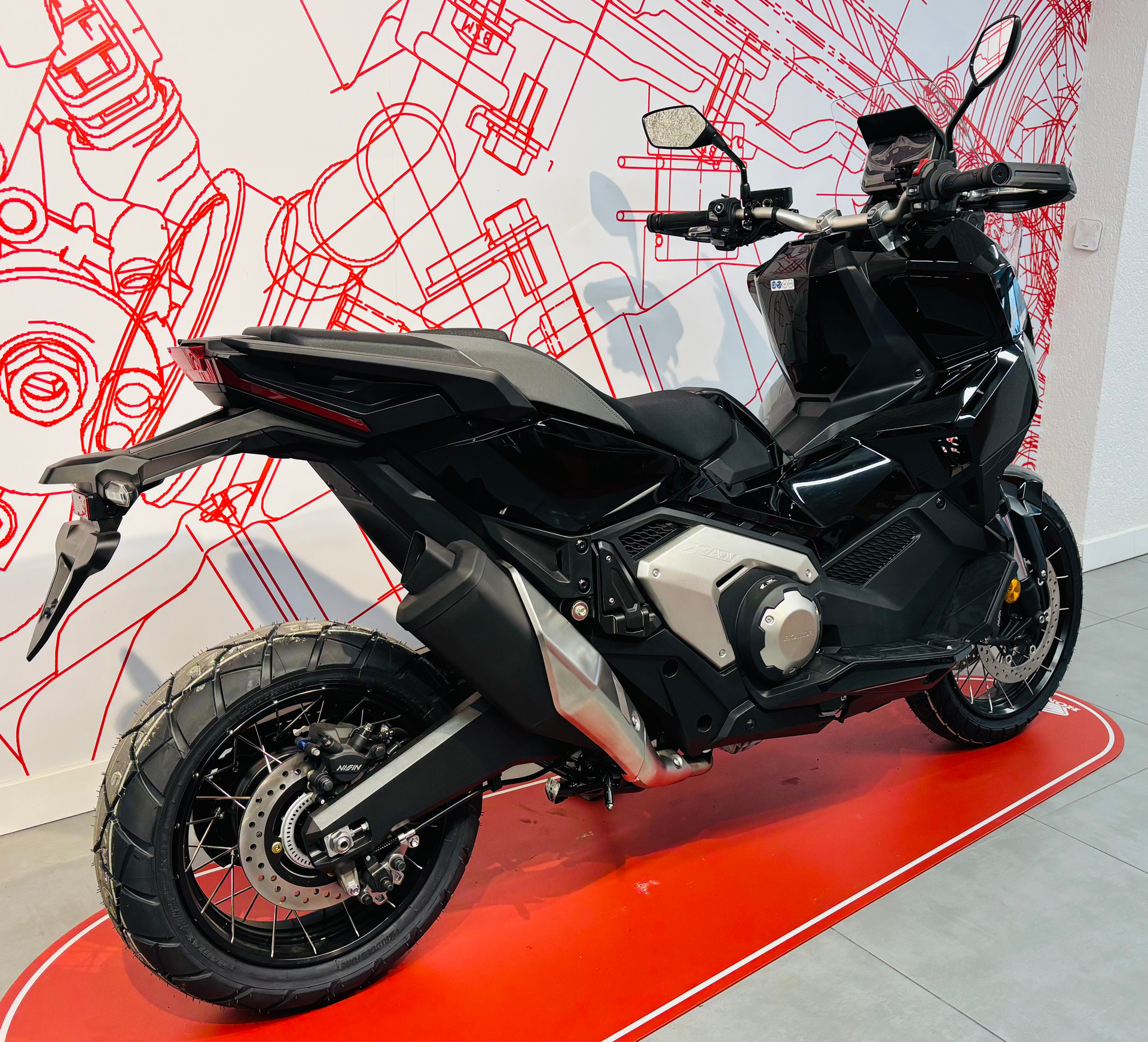 HONDA X-ADV 750-image-2