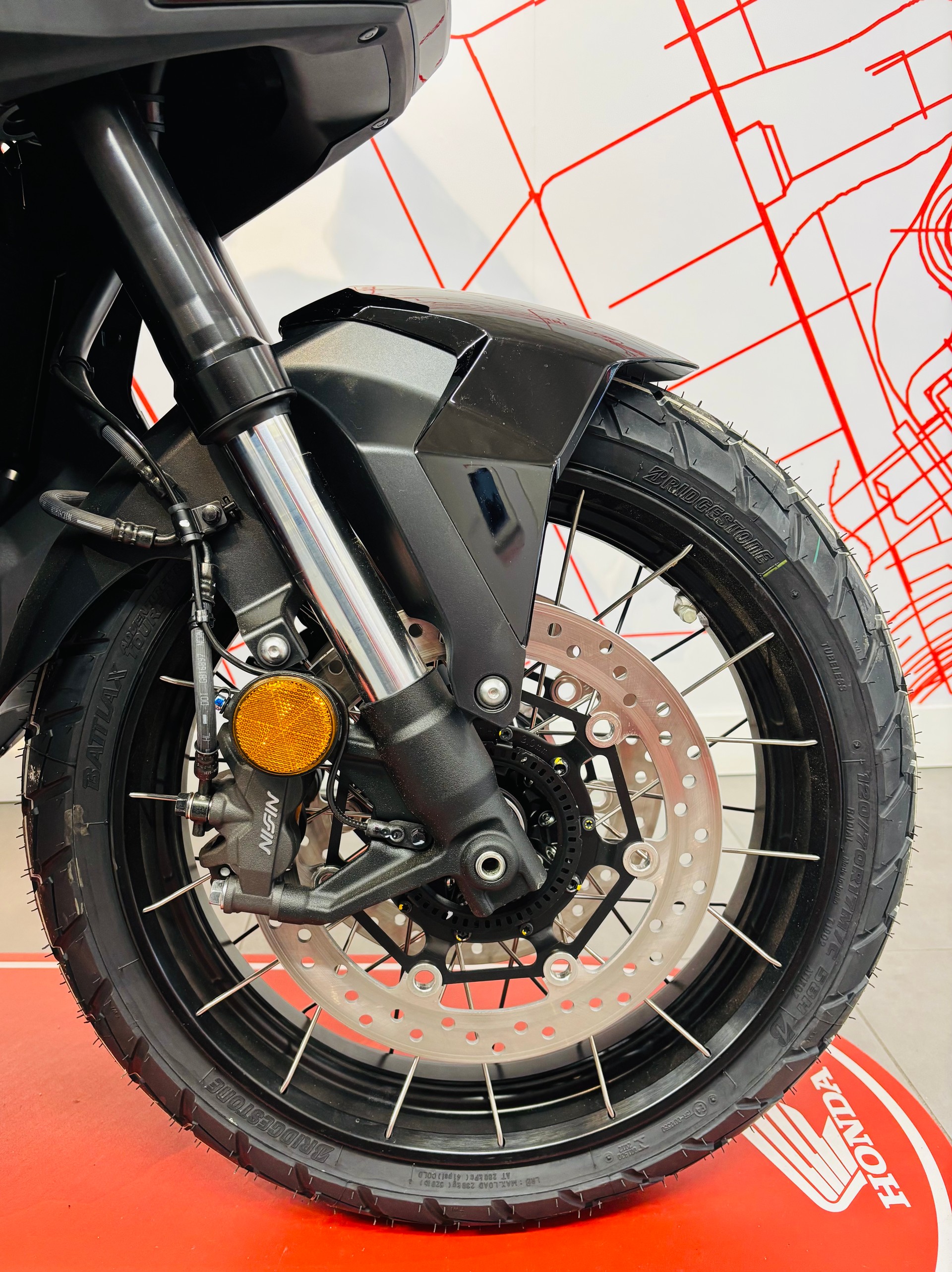 HONDA X-ADV 750-image-5