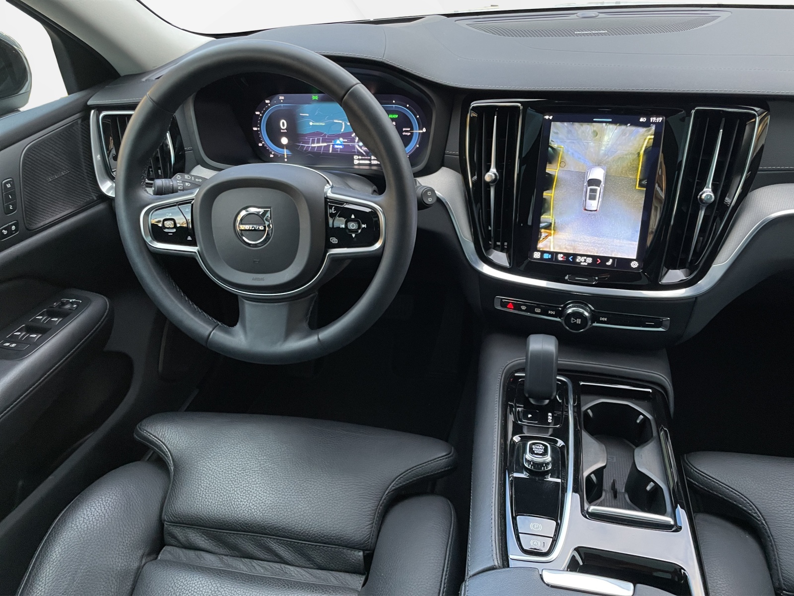VOLVO V60 2.0 T6 TE Ultimate Dark eAWD-image-12