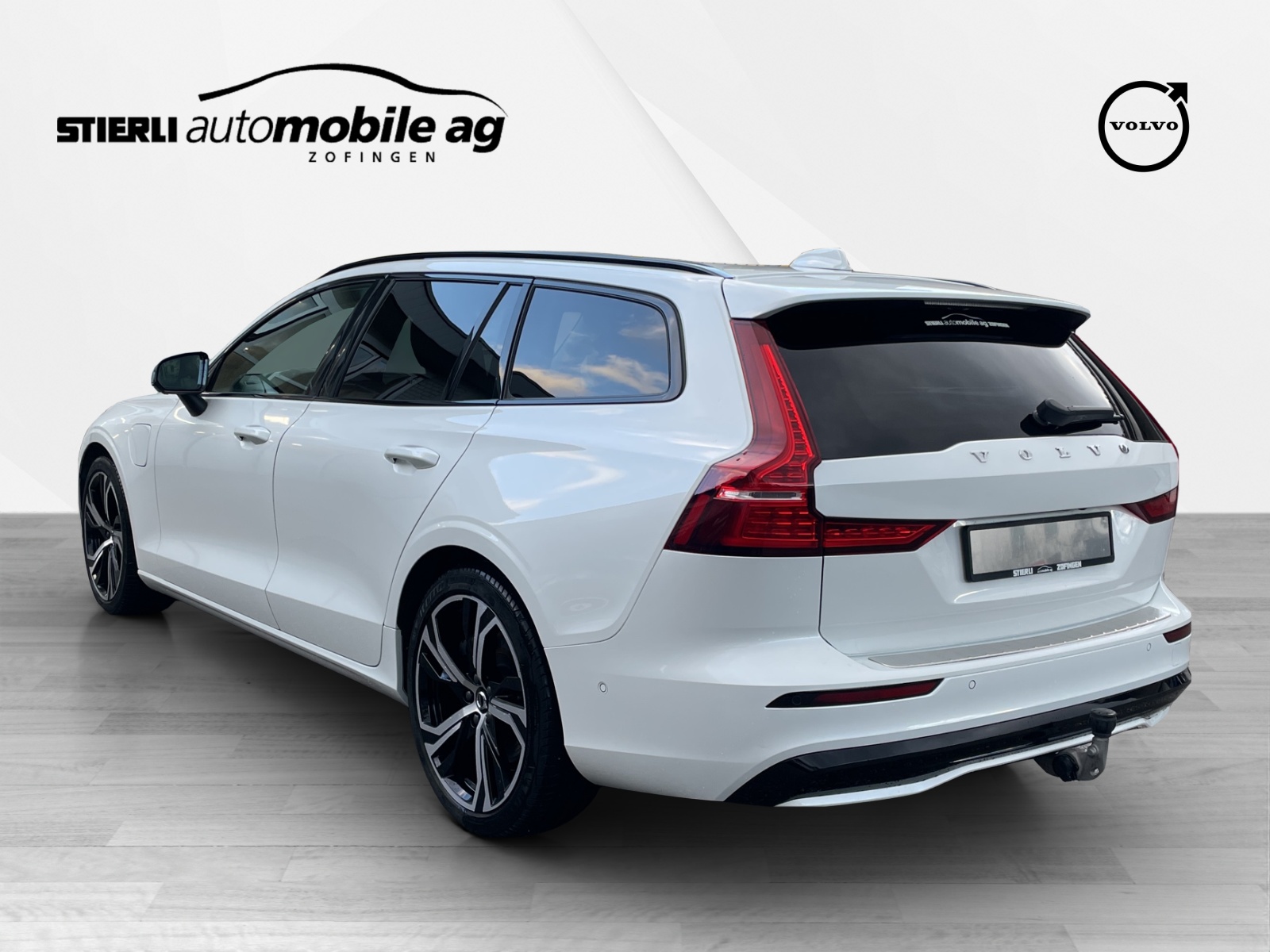 VOLVO V60 2.0 T6 TE Ultimate Dark eAWD-image-6