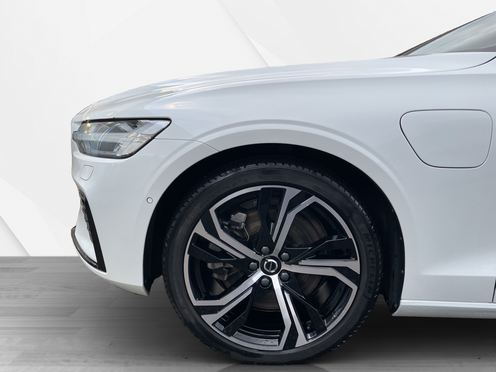 VOLVO V60 2.0 T6 TE Ultimate Dark eAWD-image-8