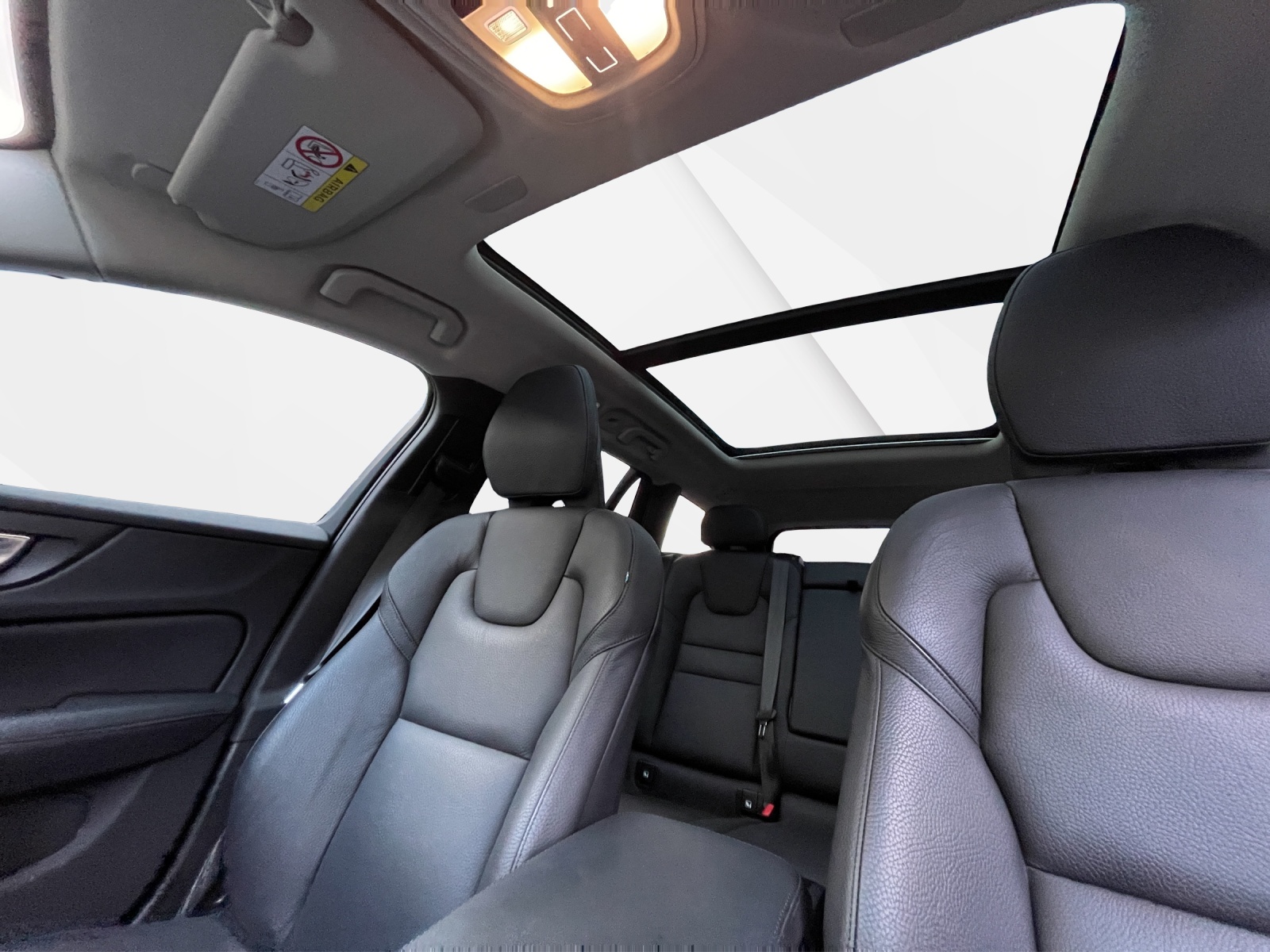 VOLVO V60 2.0 T6 TE Ultimate Dark eAWD-image-17