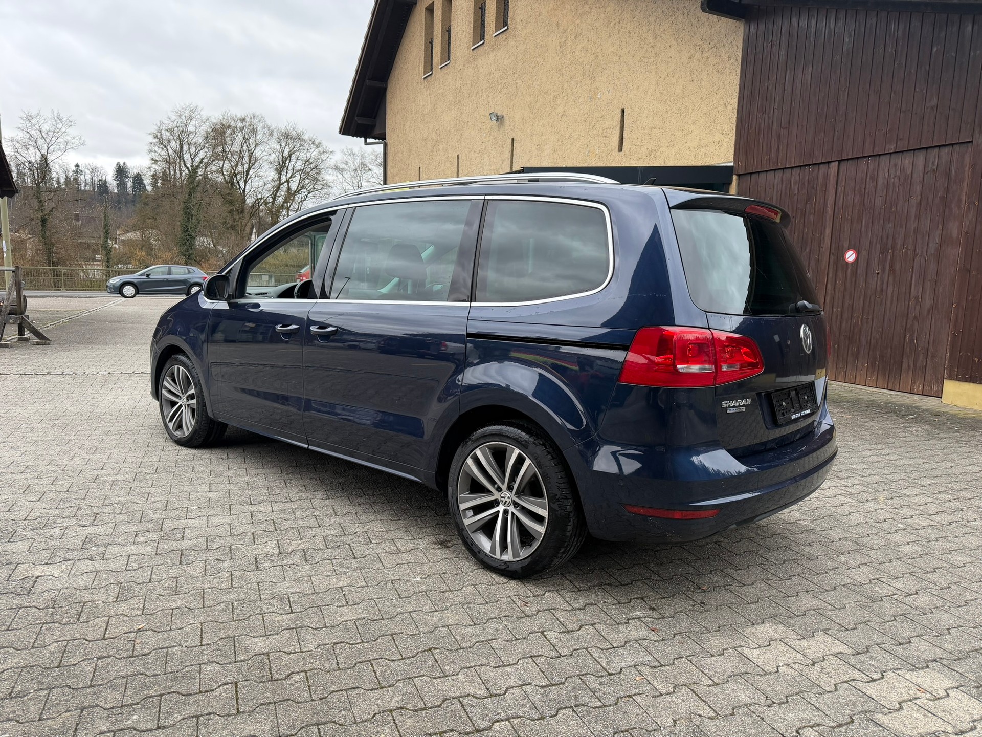 VW Sharan 2.0 TDI BlueMotion Technology Highline-image-5