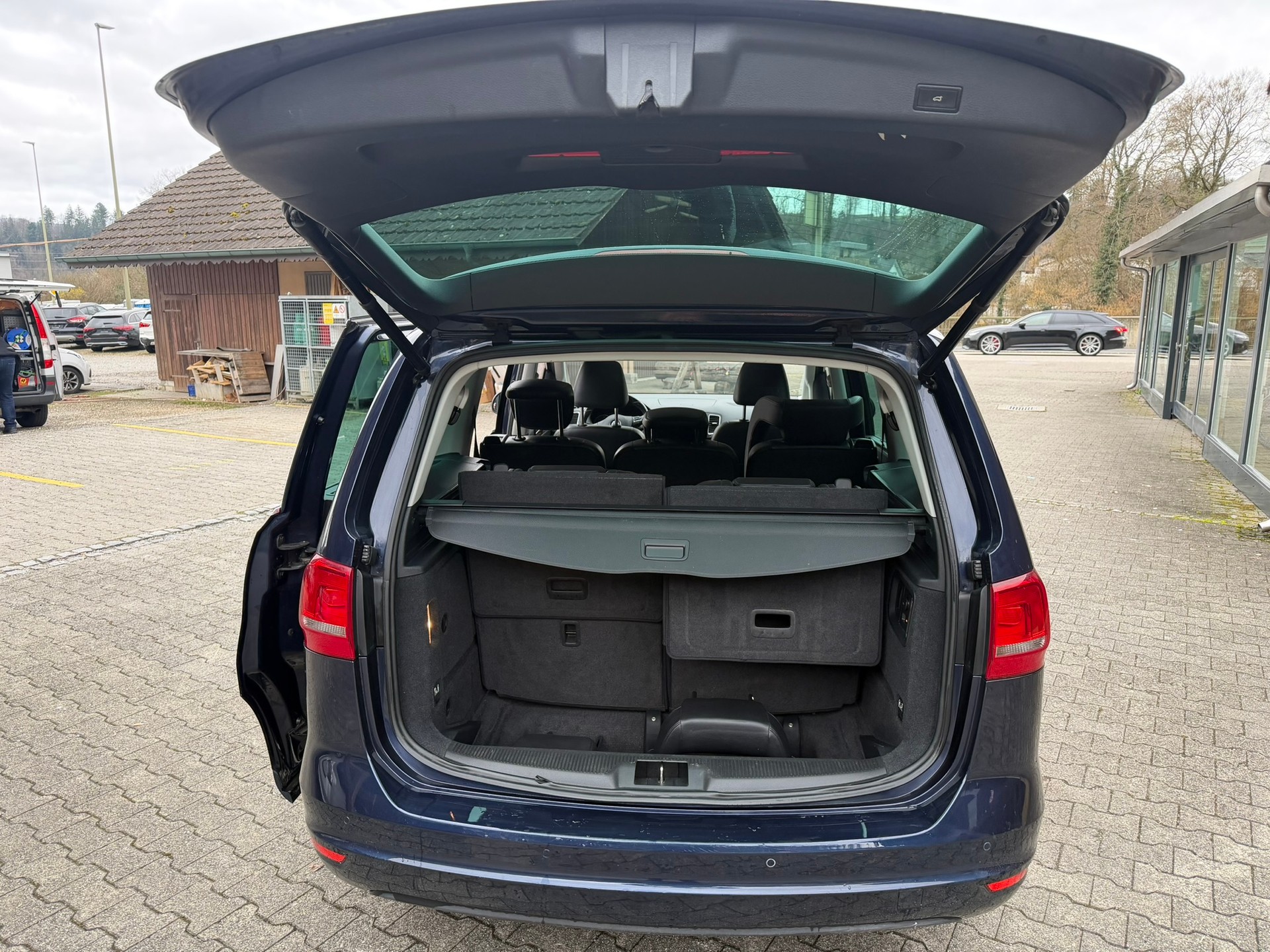 VW Sharan 2.0 TDI BlueMotion Technology Highline-image-12