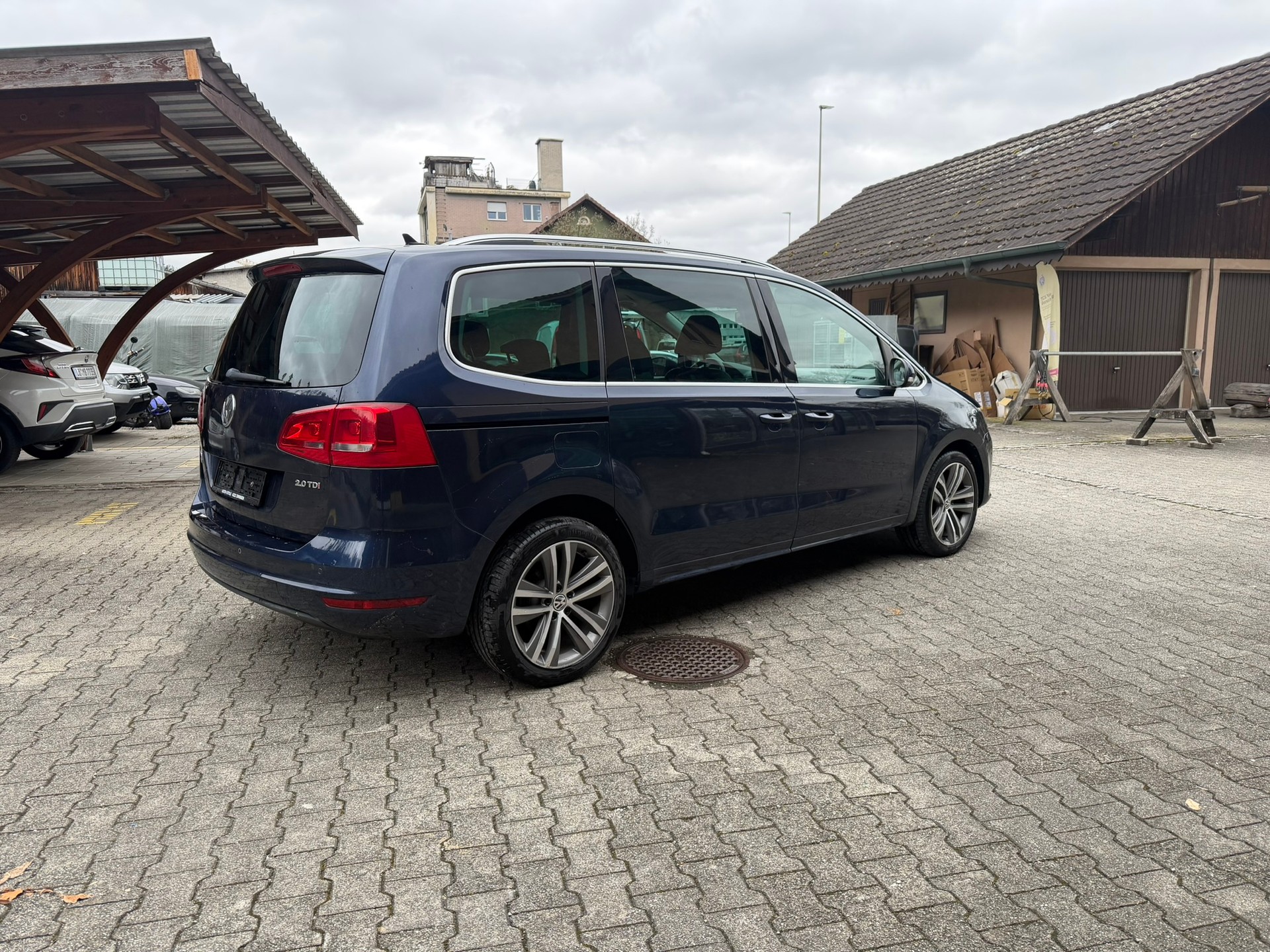 VW Sharan 2.0 TDI BlueMotion Technology Highline-image-3