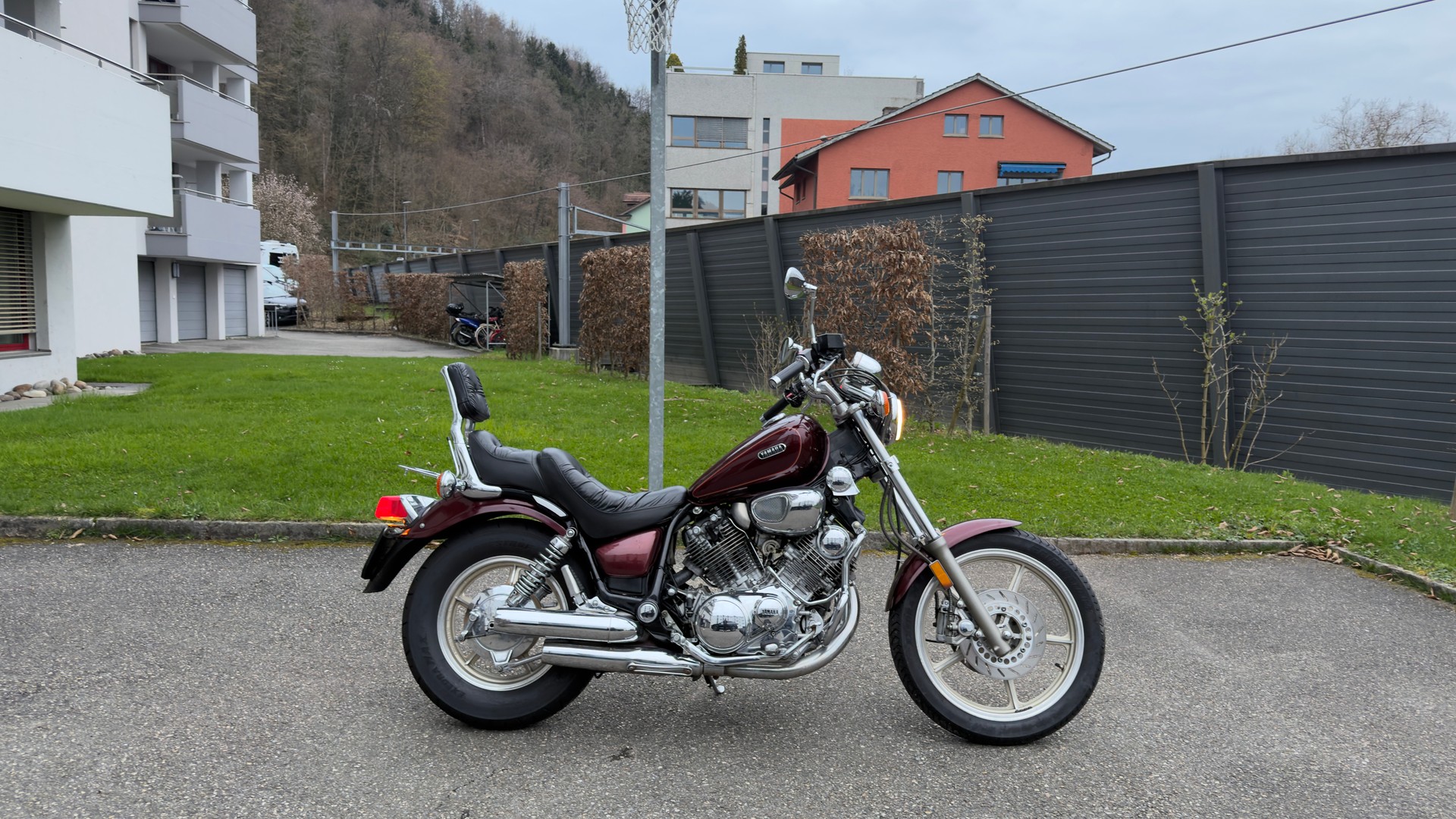 YAMAHA XV 750 Virago