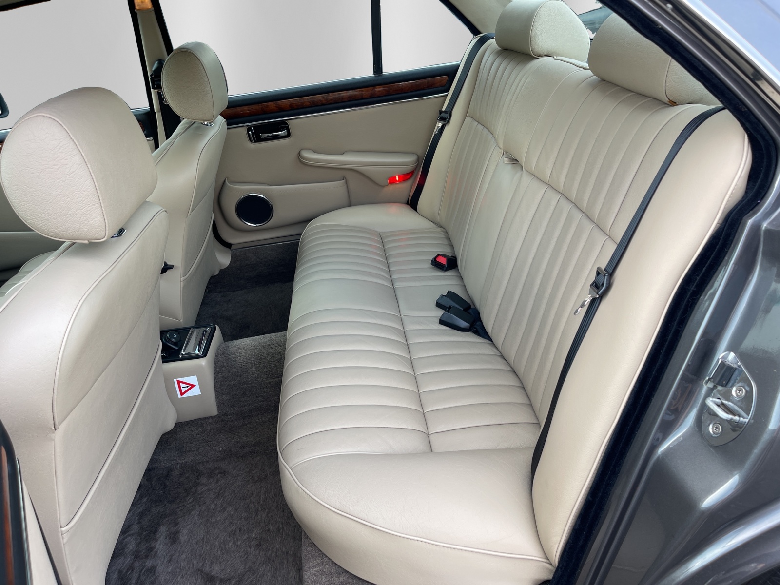 JAGUAR XJ6 4.2 Sovereign-image-11