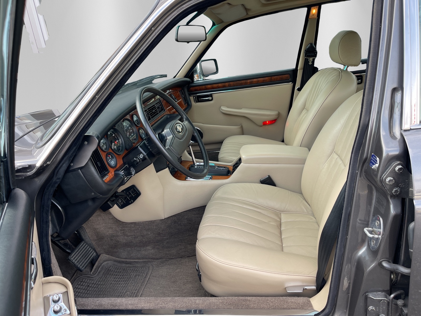 JAGUAR XJ6 4.2 Sovereign-image-8