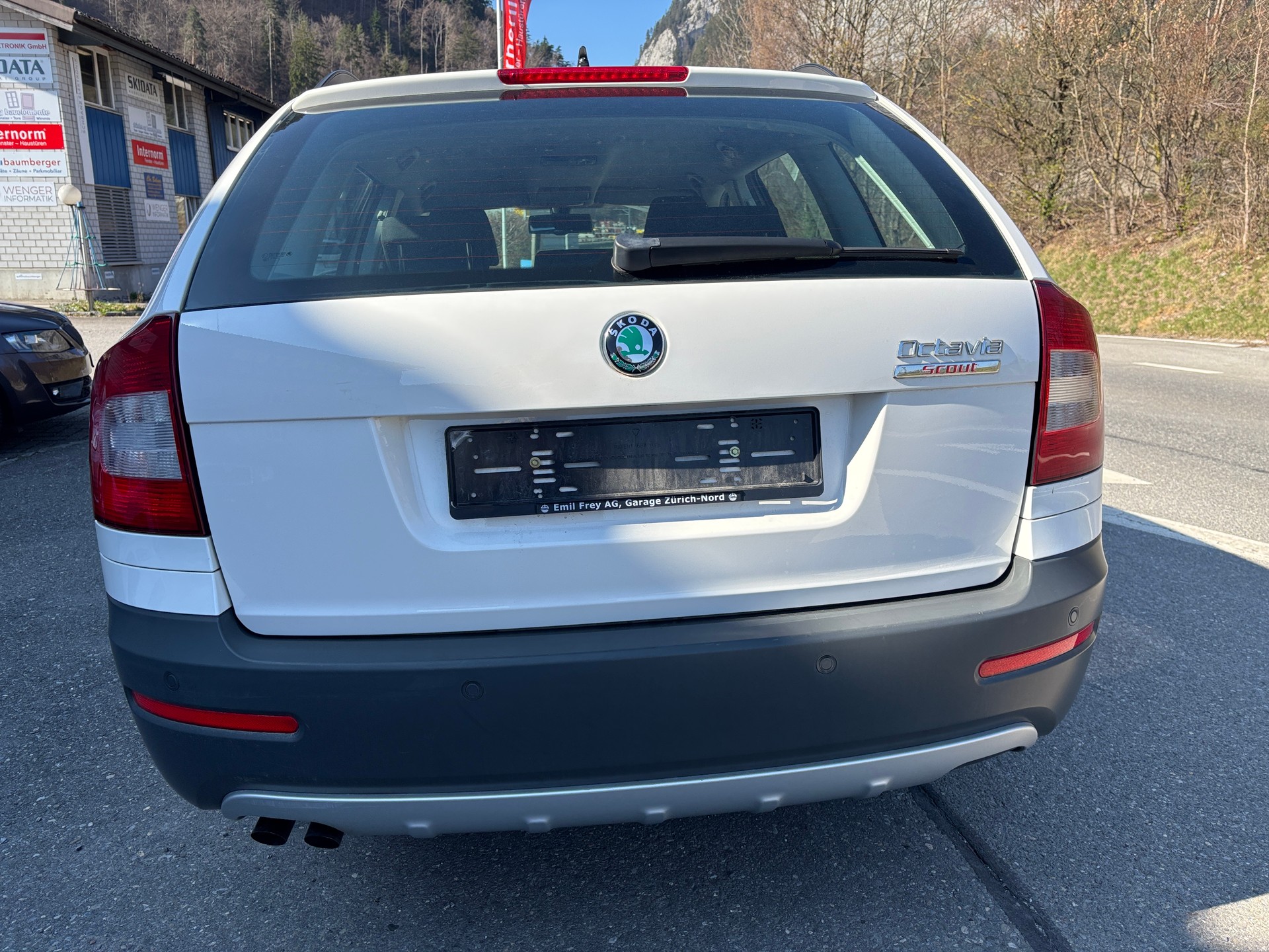 SKODA Octavia Combi 2.0 TDI Scout 4x4 DSG-image-6