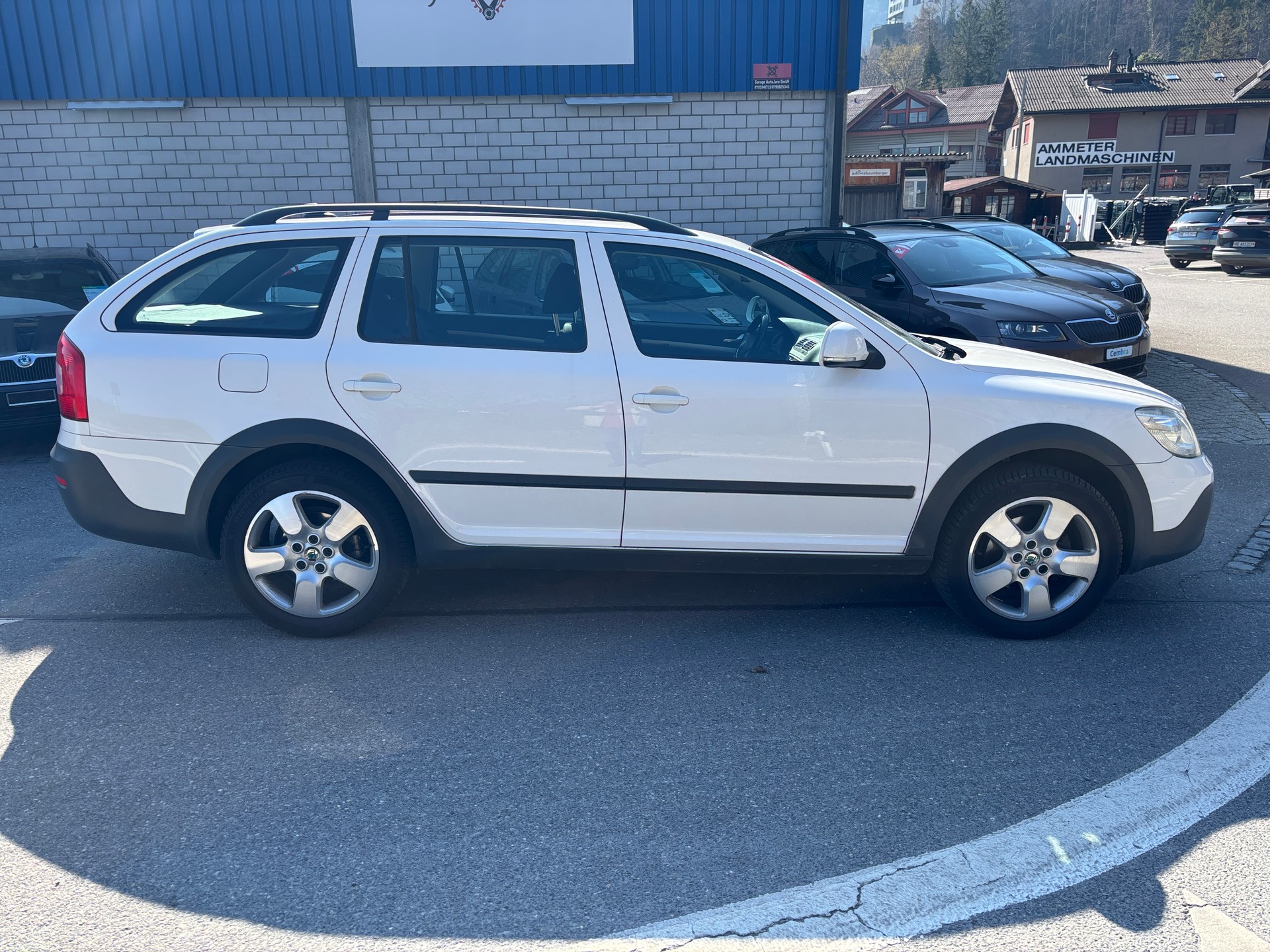 SKODA Octavia Combi 2.0 TDI Scout 4x4 DSG-image-3