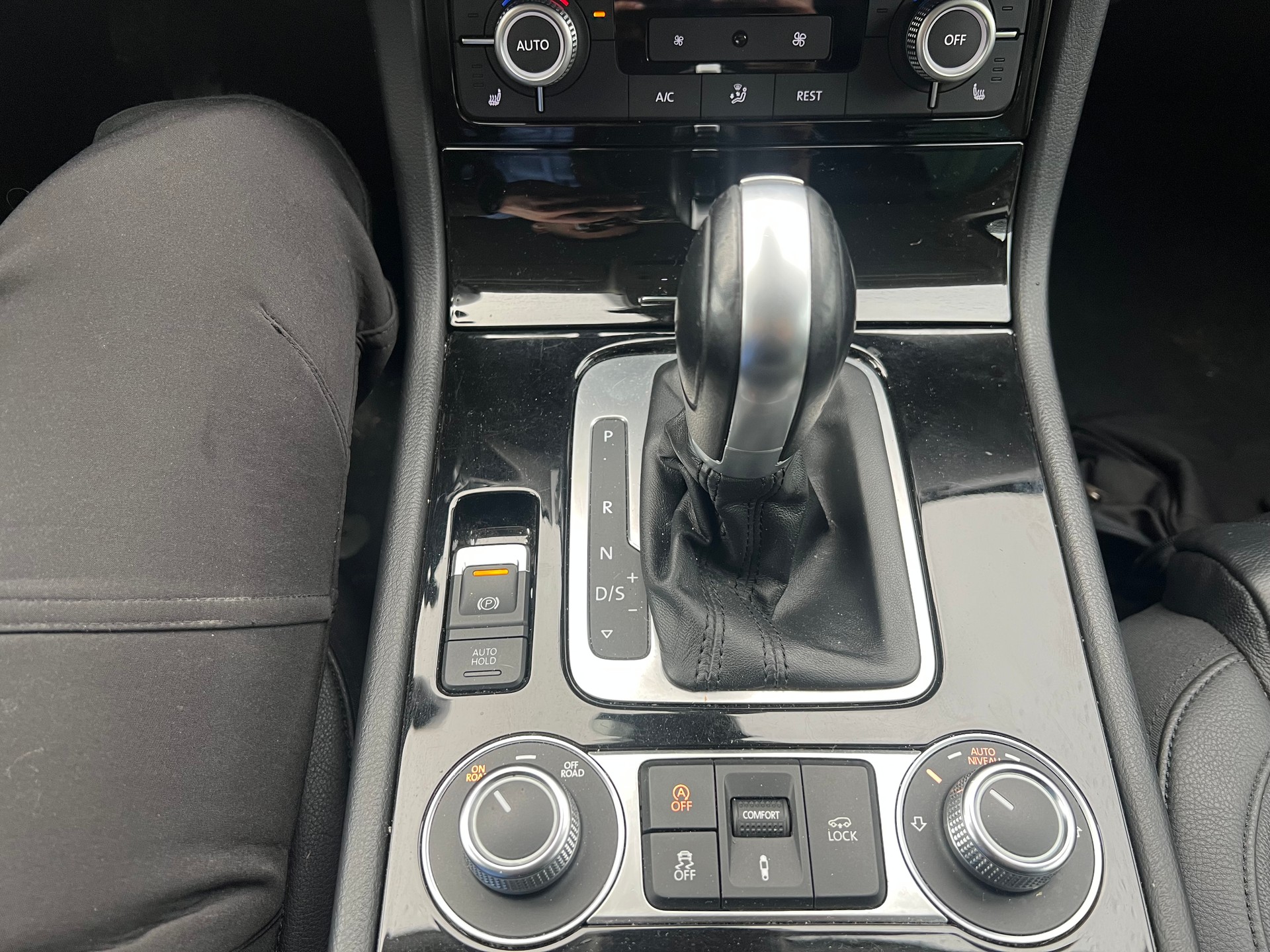 VW Touareg 3.0 TDI BlueMotion Technology Tiptronic-image-10