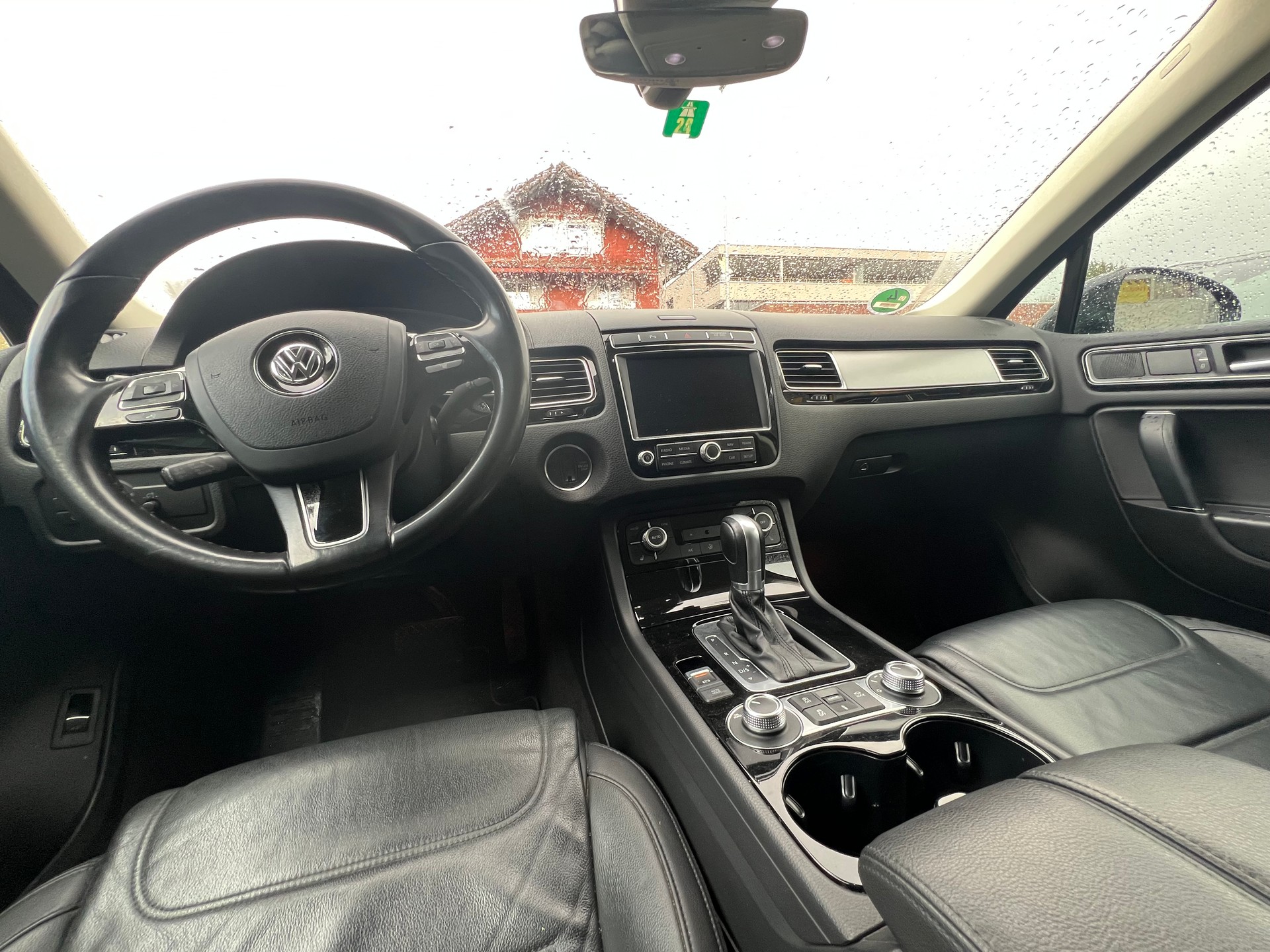 VW Touareg 3.0 TDI BlueMotion Technology Tiptronic-image-12
