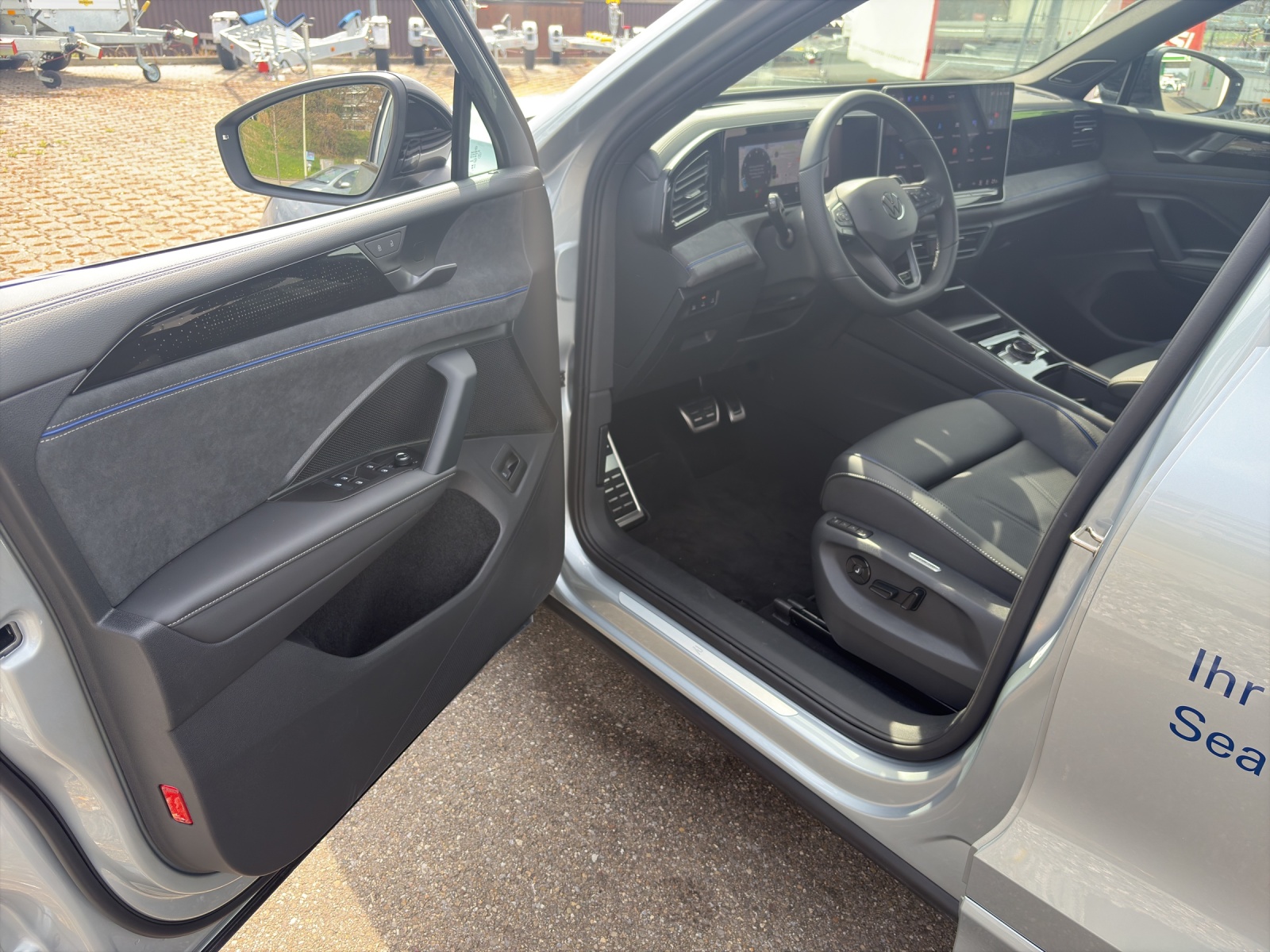 VW Tiguan 2.0 TSI R-Line DSG 4motion-image-4
