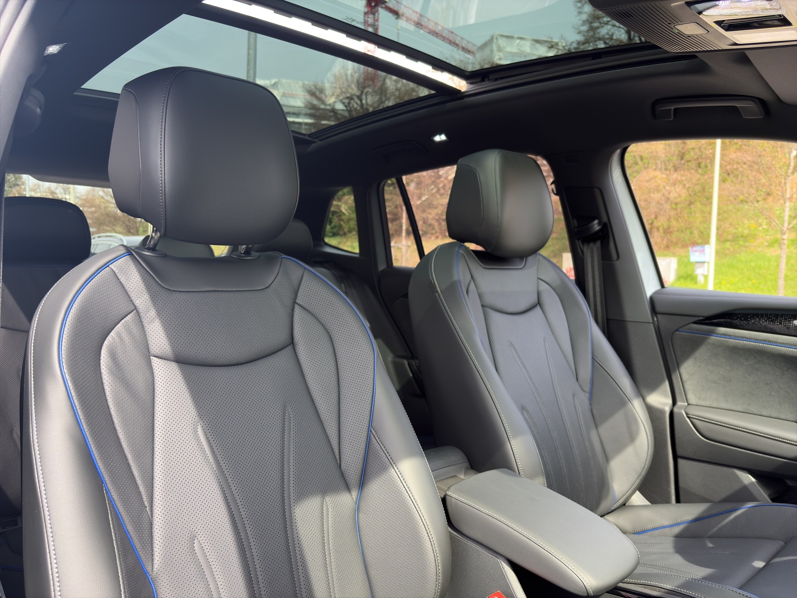 VW Tiguan 2.0 TSI R-Line DSG 4motion-image-8
