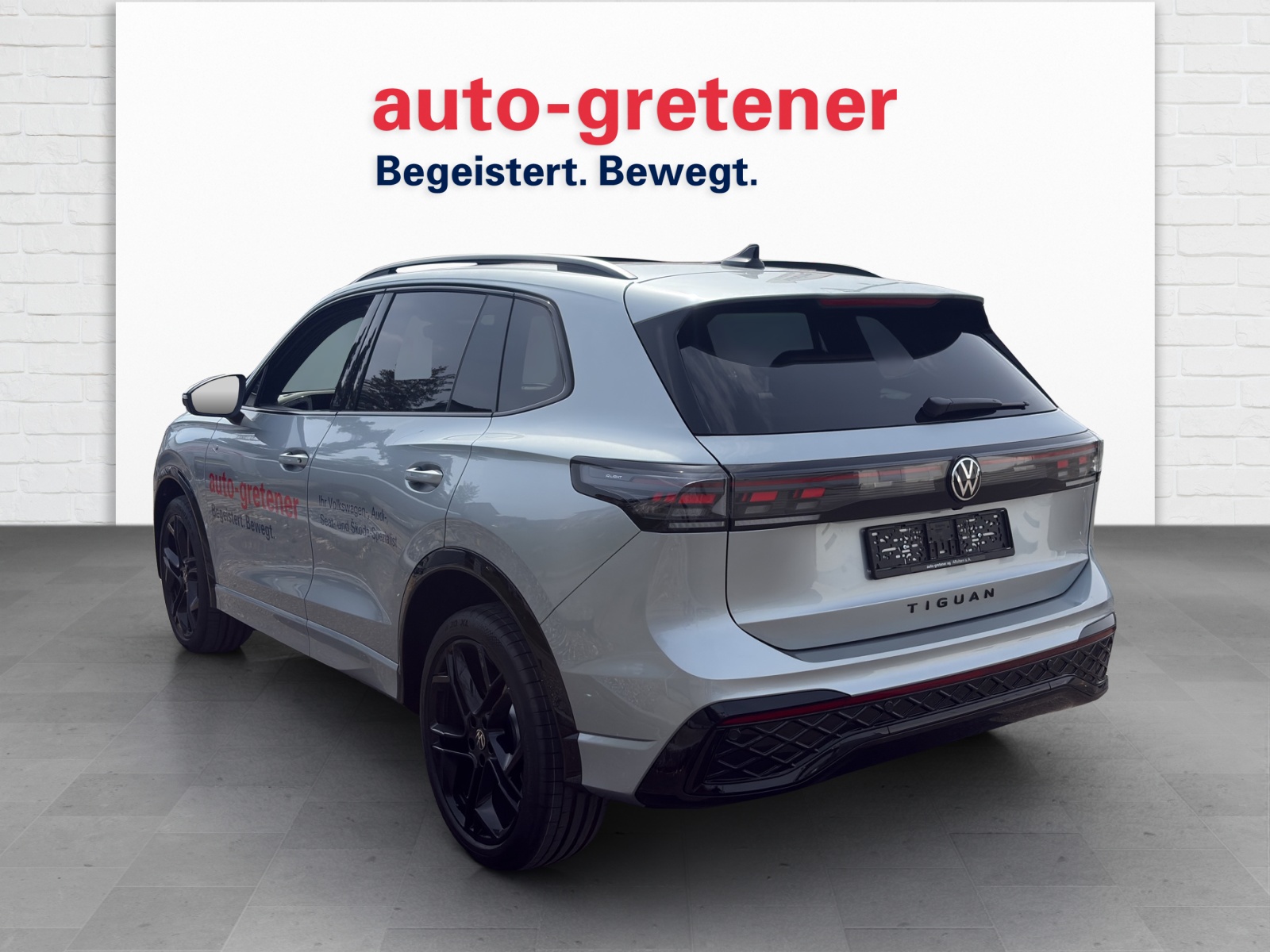 VW Tiguan 2.0 TSI R-Line DSG 4motion-showroom-element-1