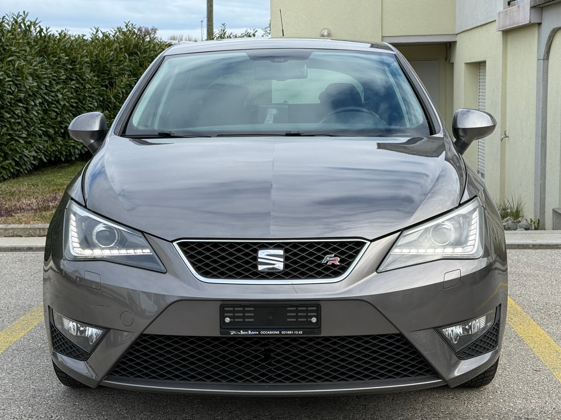 SEAT Ibiza 1.2 TSI FR Viva Stopp-Start - Navigation - Expertisé : 19.09.2025 - Grand Service fait le 16.04.2026 à 92'119 km-showroom-element-1
