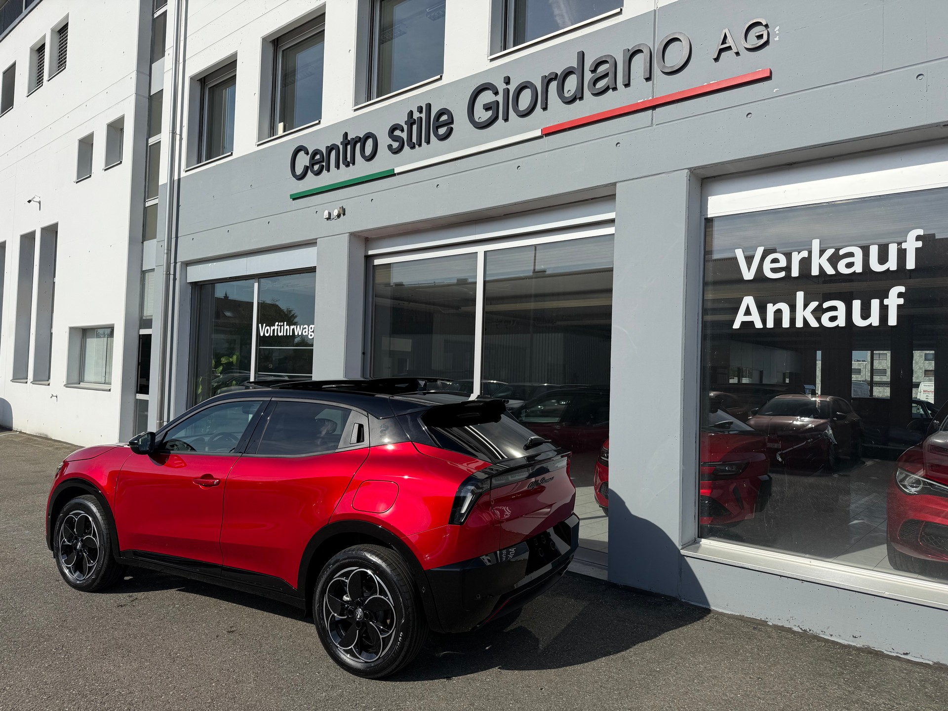ALFA ROMEO Junior 1.2 Hybrid Q4 Pack Sky "Rosso Brera"-showroom-element-2