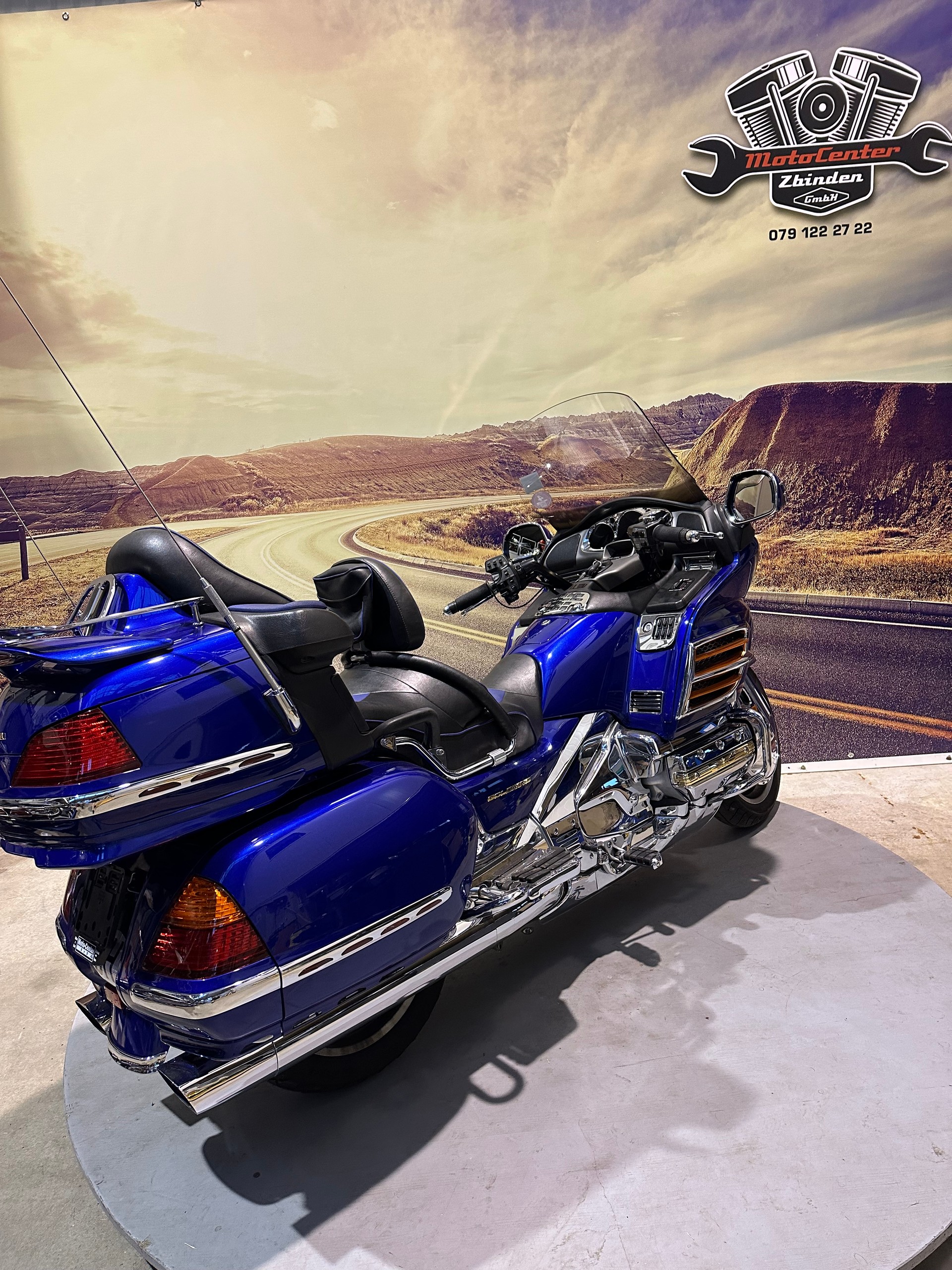 HONDA GL 1800 A Goldwing-image-6
