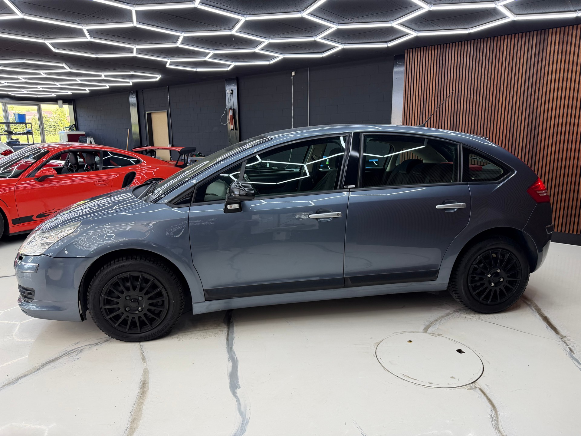 CITROEN C4 Berline 2.0i 16V Exclusive Automatic-image-4
