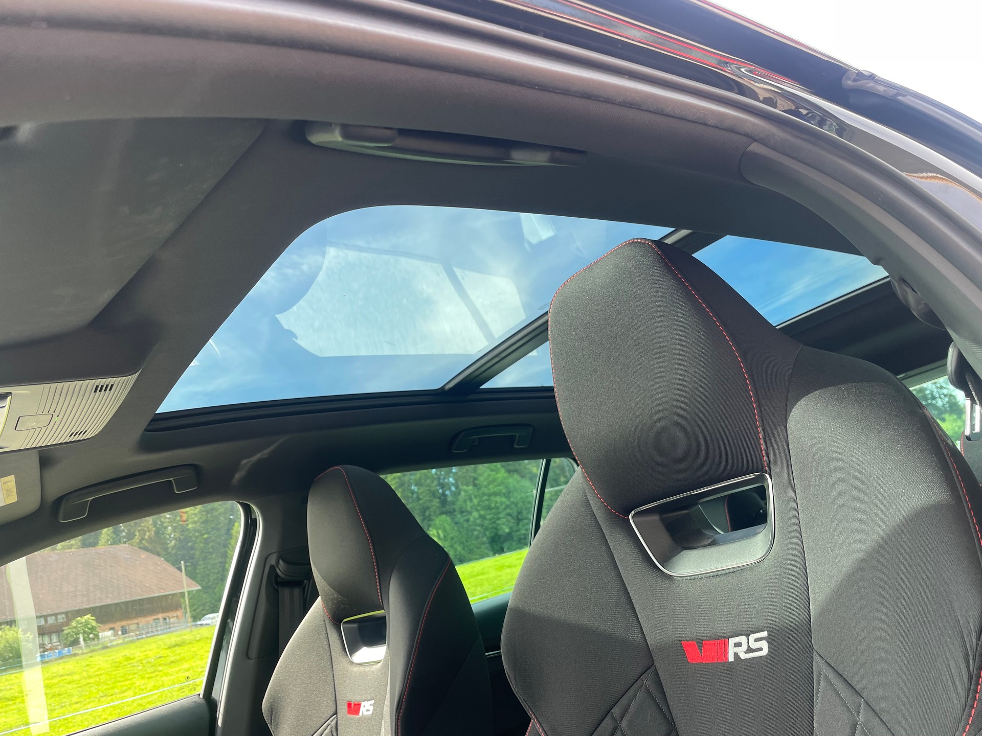 SKODA Octavia Combi 2.0 TDI DSG RS 4x4-image-4