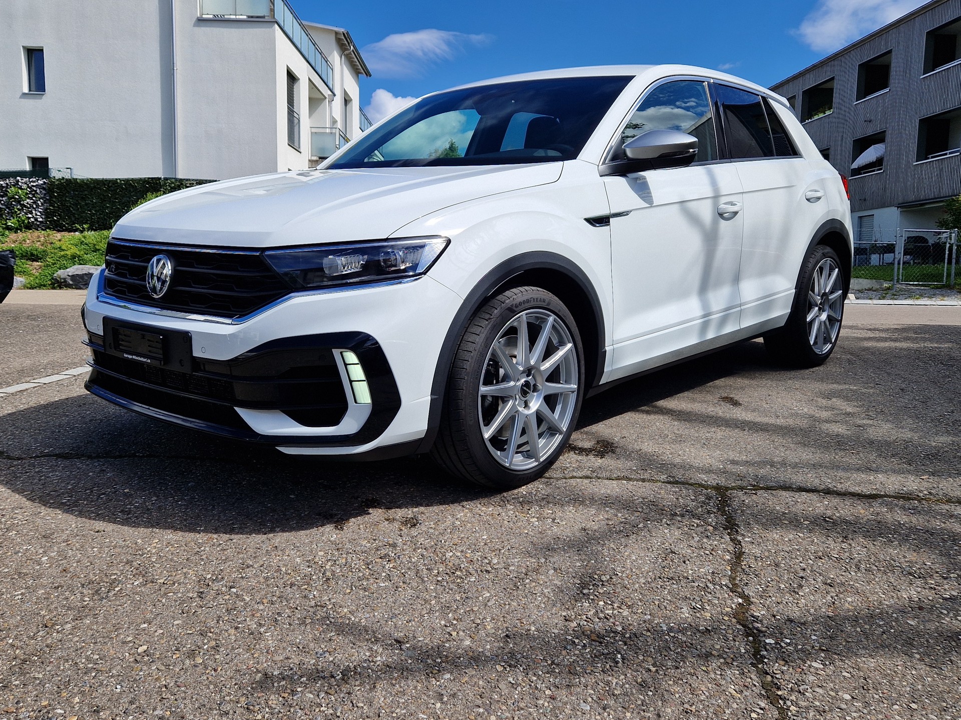 VW T-Roc 2.0 TSI R DSG 4Motion-image-1