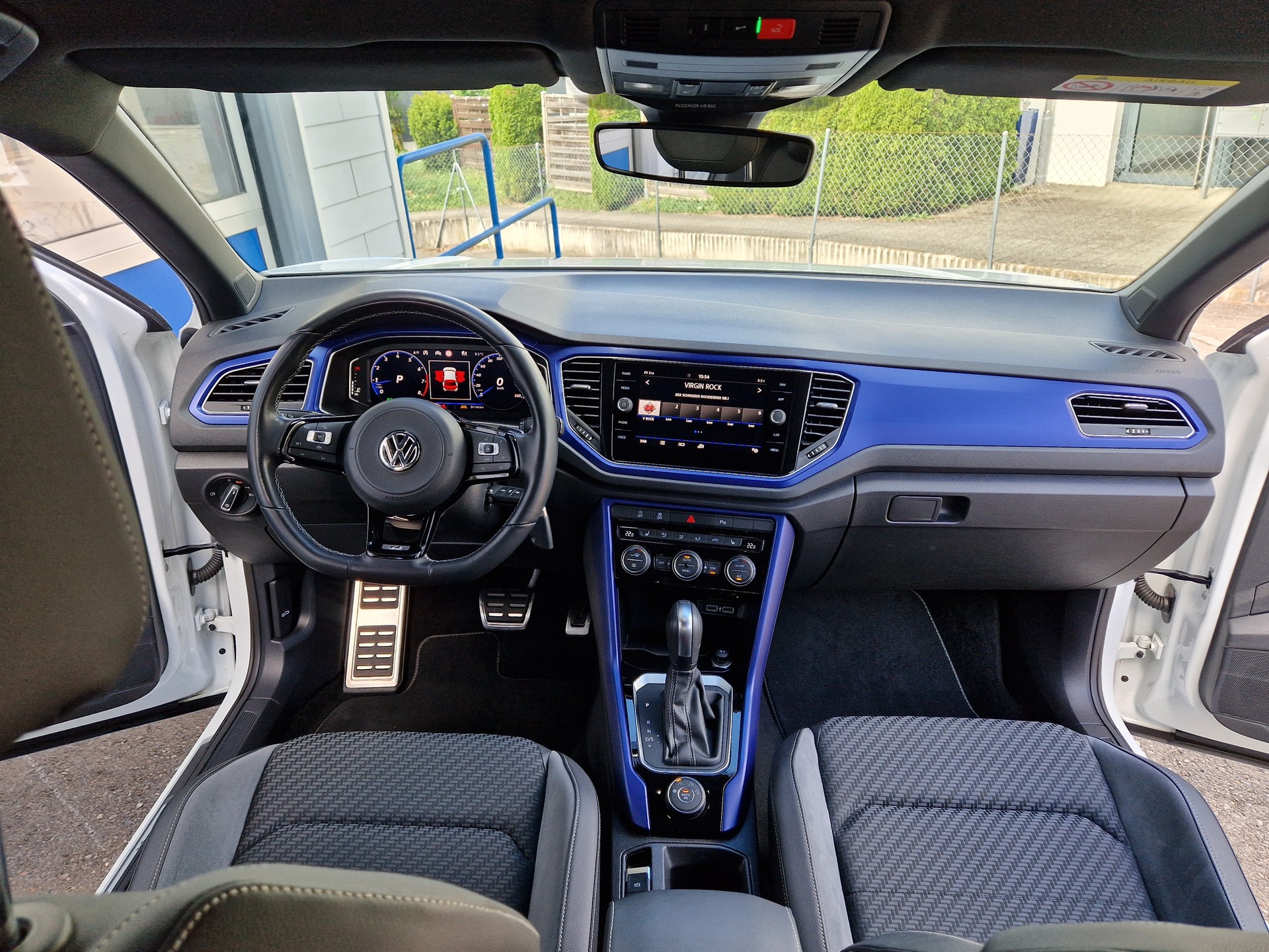 VW T-Roc 2.0 TSI R DSG 4Motion-image-8