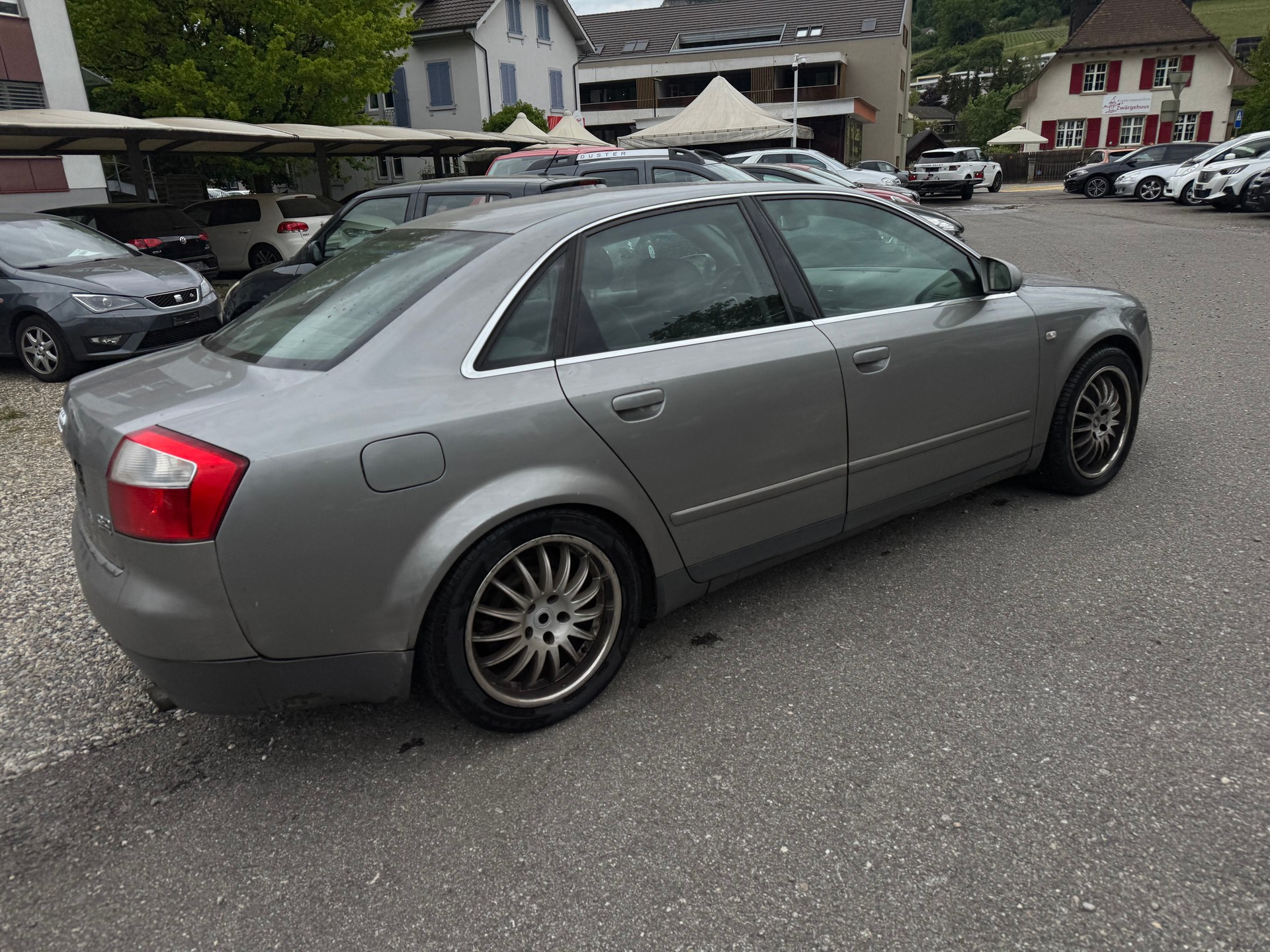 AUDI A4 3.0 V6 quattro-image-6