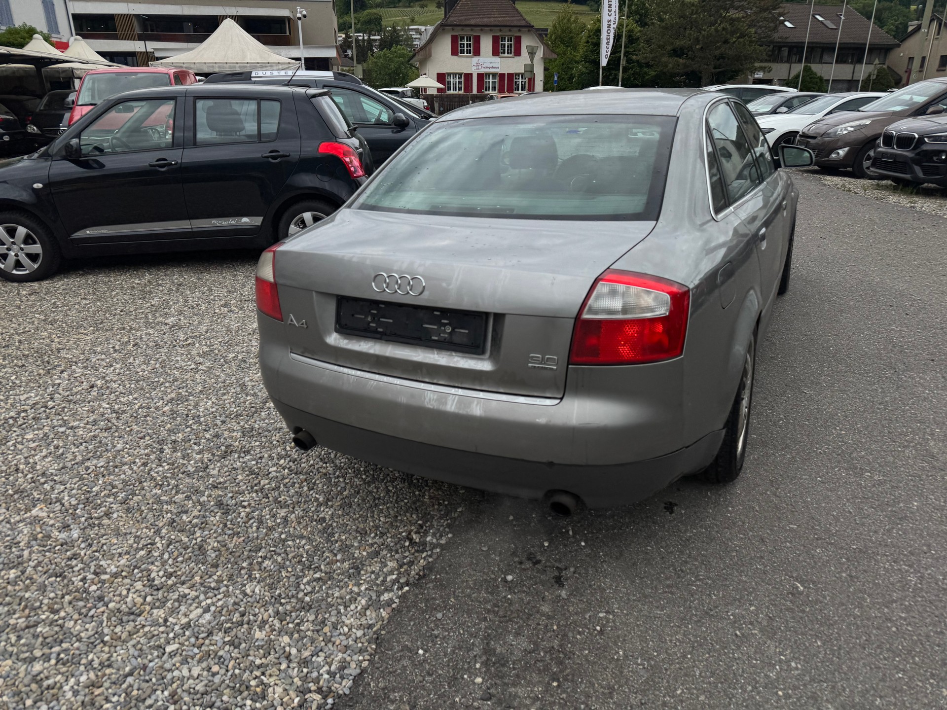 AUDI A4 3.0 V6 quattro-showroom-element-3