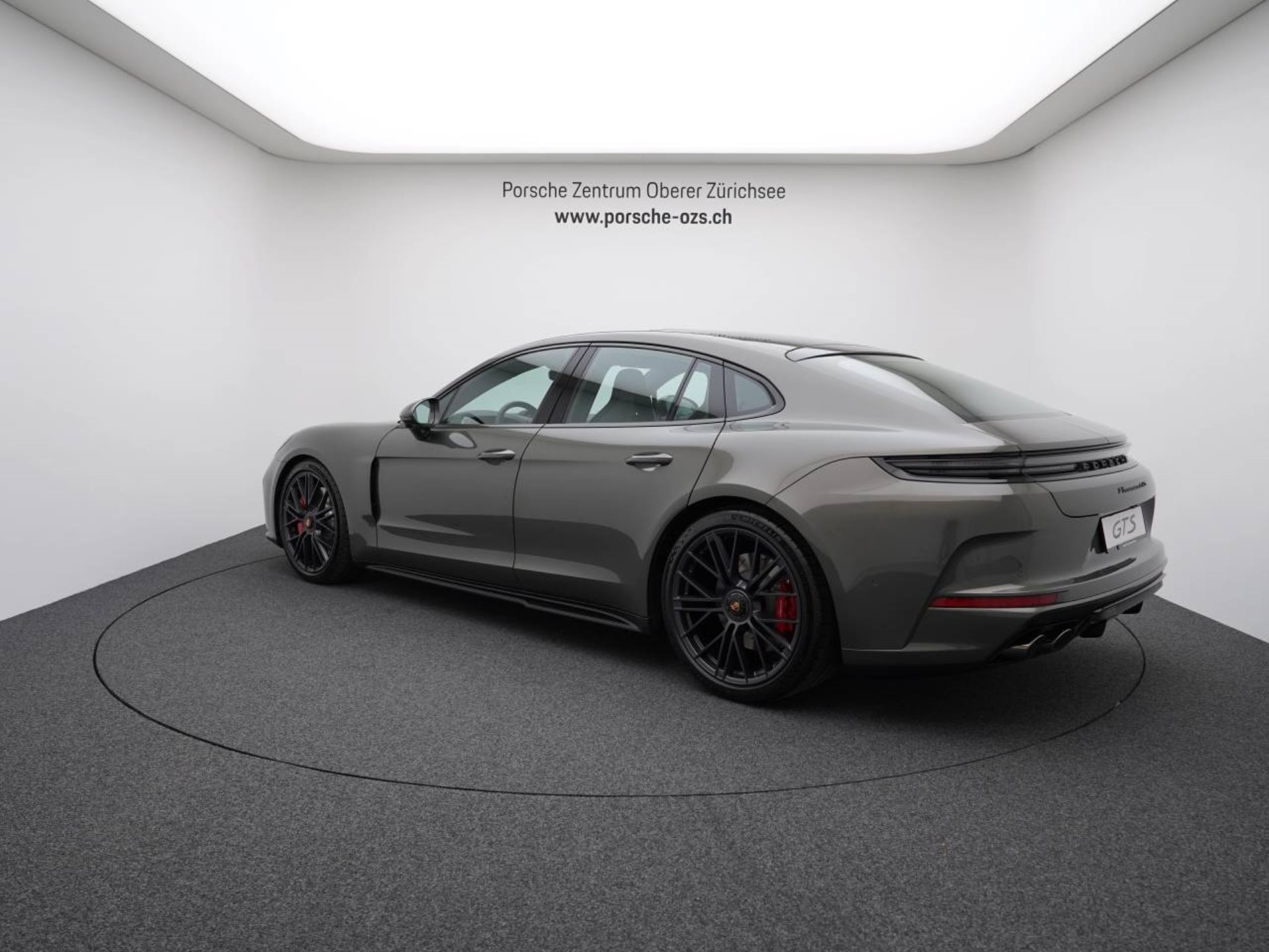 PORSCHE Panamera GTS-showroom-element-2