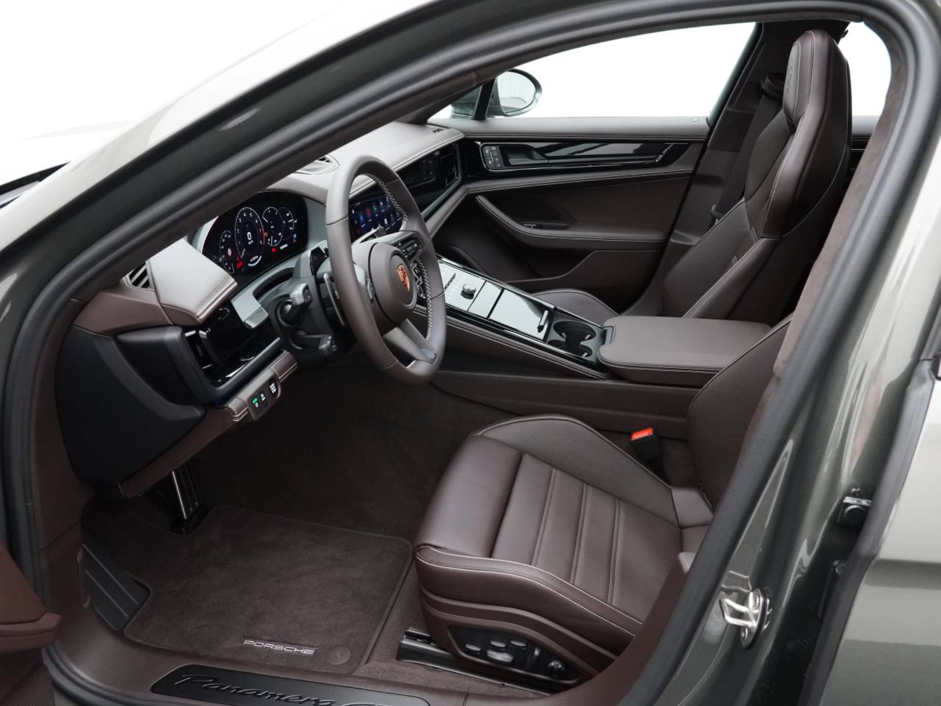 PORSCHE Panamera GTS-image-4