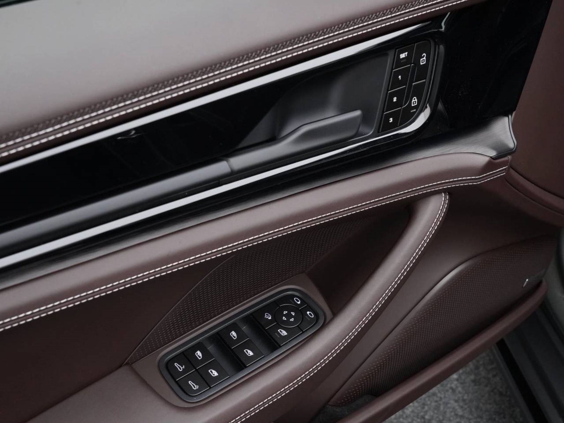 PORSCHE Panamera GTS-image-20