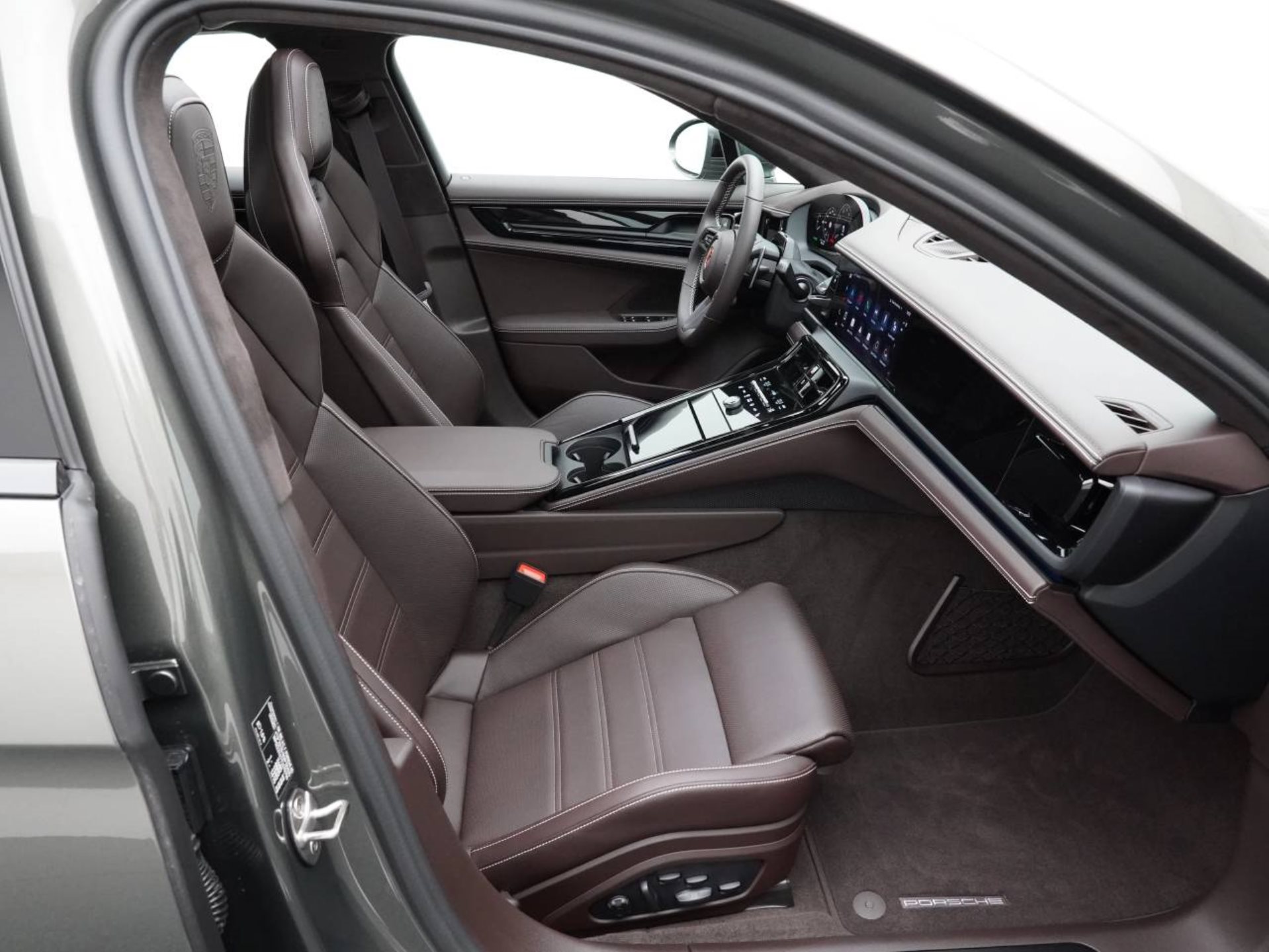 PORSCHE Panamera GTS-image-24
