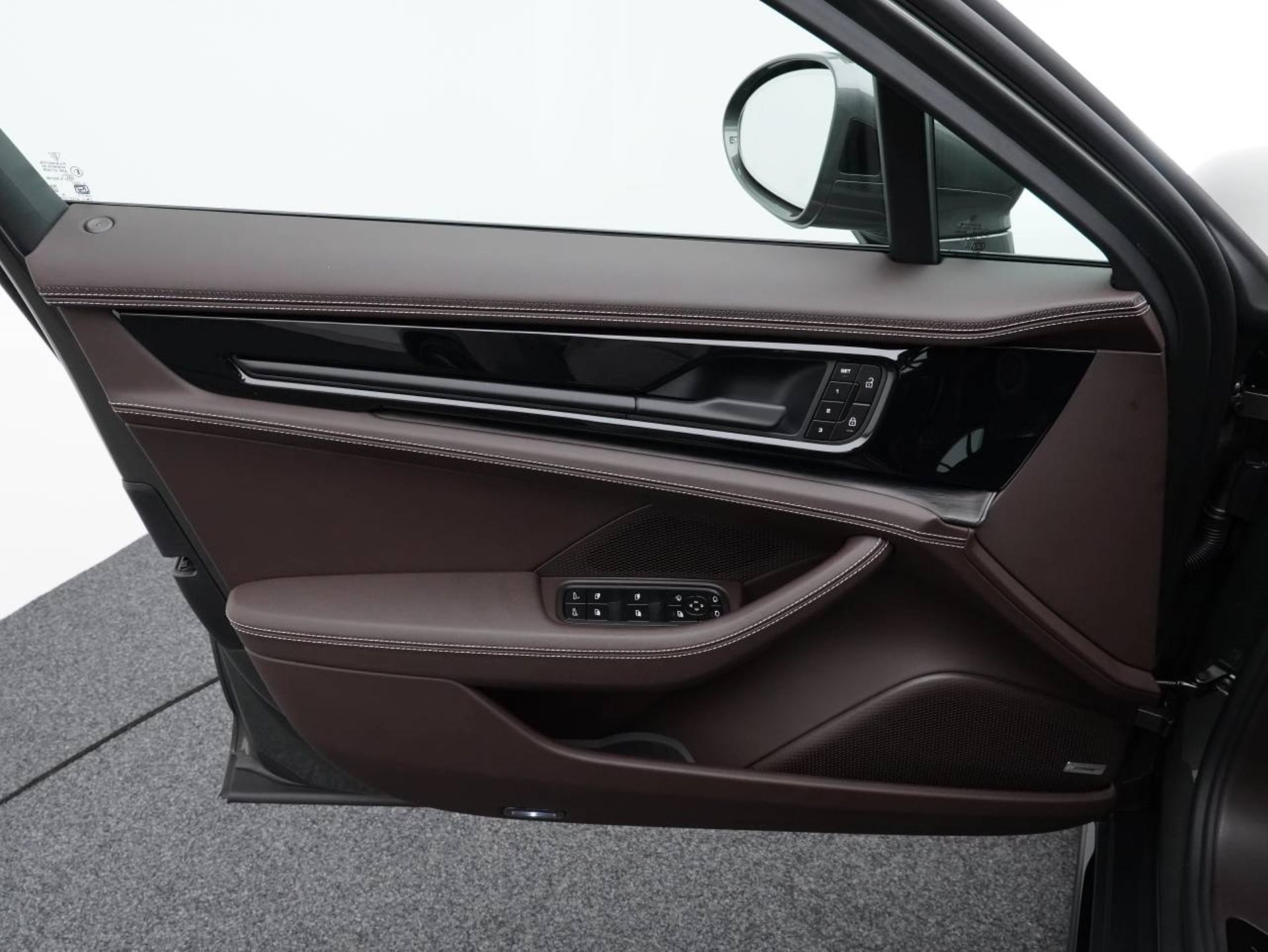 PORSCHE Panamera GTS-image-19