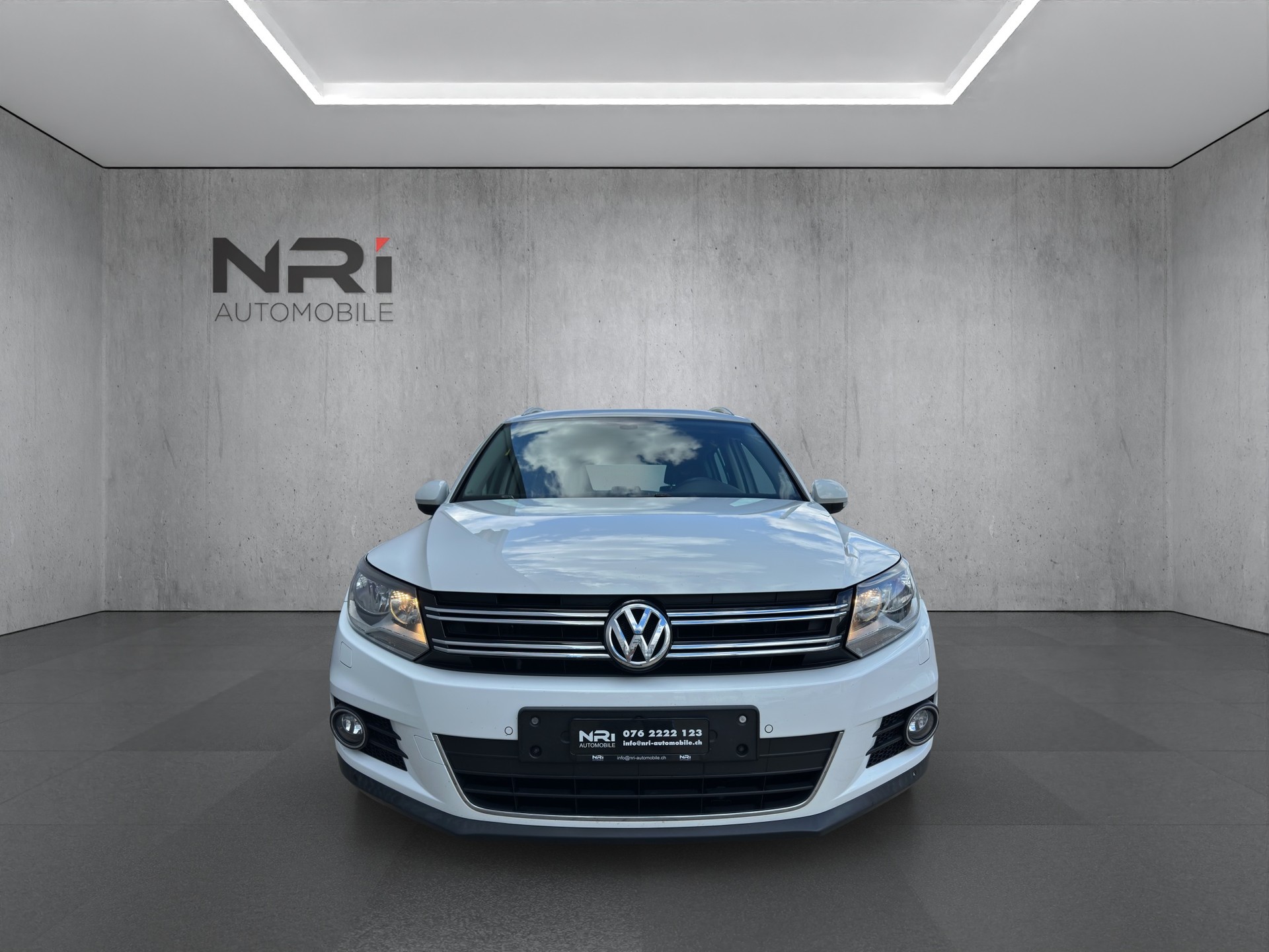 VW Tiguan 2.0 TDI BMT Sport & Style DSG-showroom-element-1