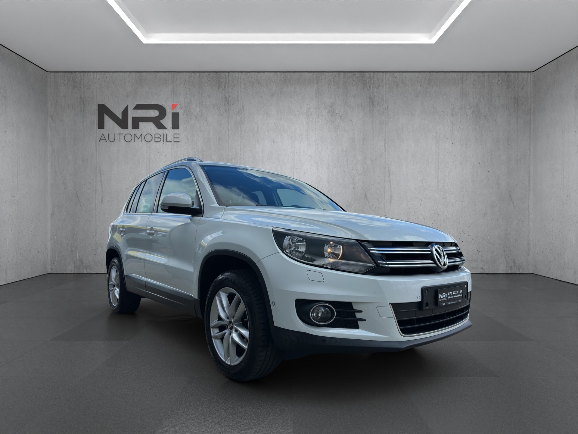 VW Tiguan 2.0 TDI BMT Sport & Style DSG-showroom-element-2